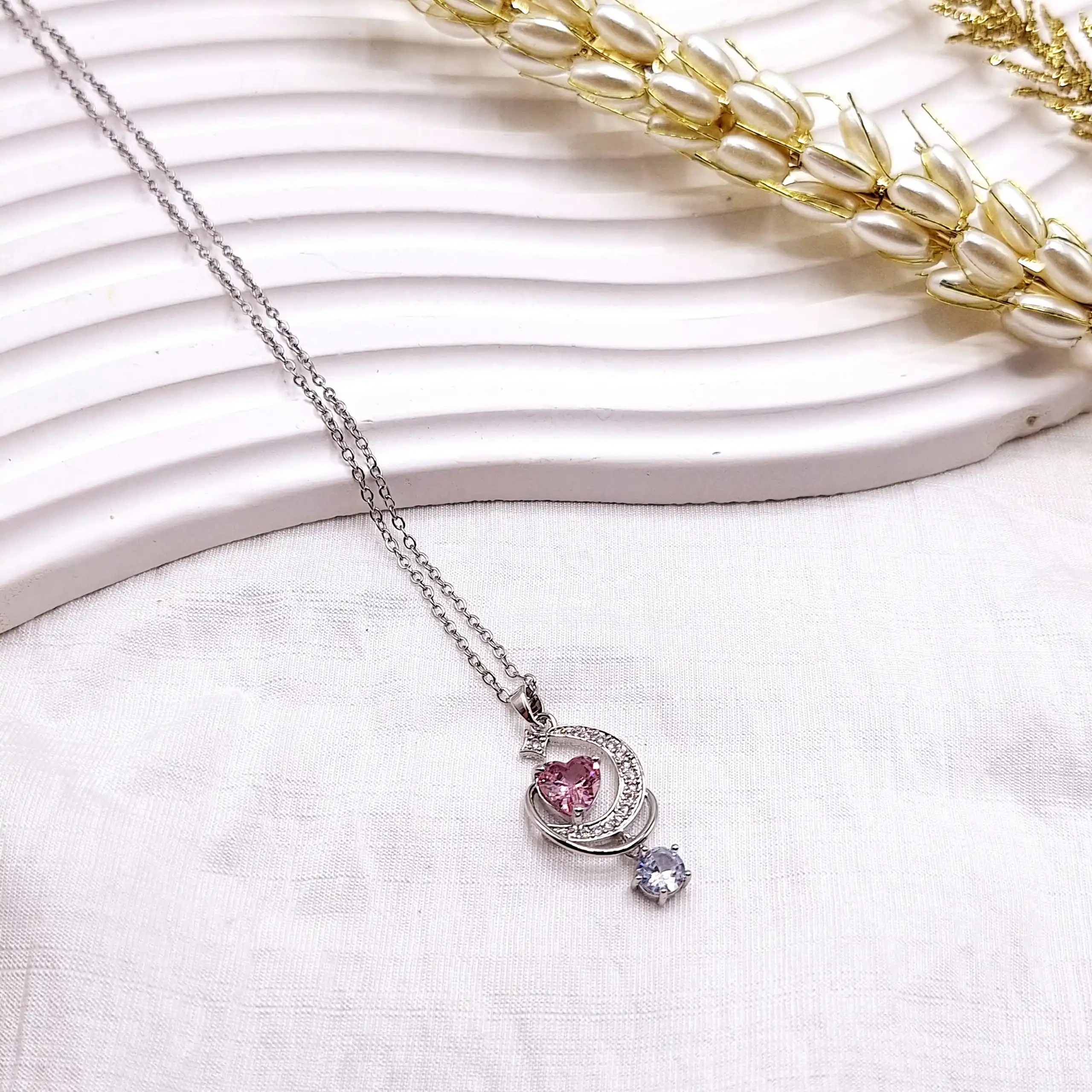 گردنبند زنانه سوارسکی ماه نگینی و قلب صورتی استیل