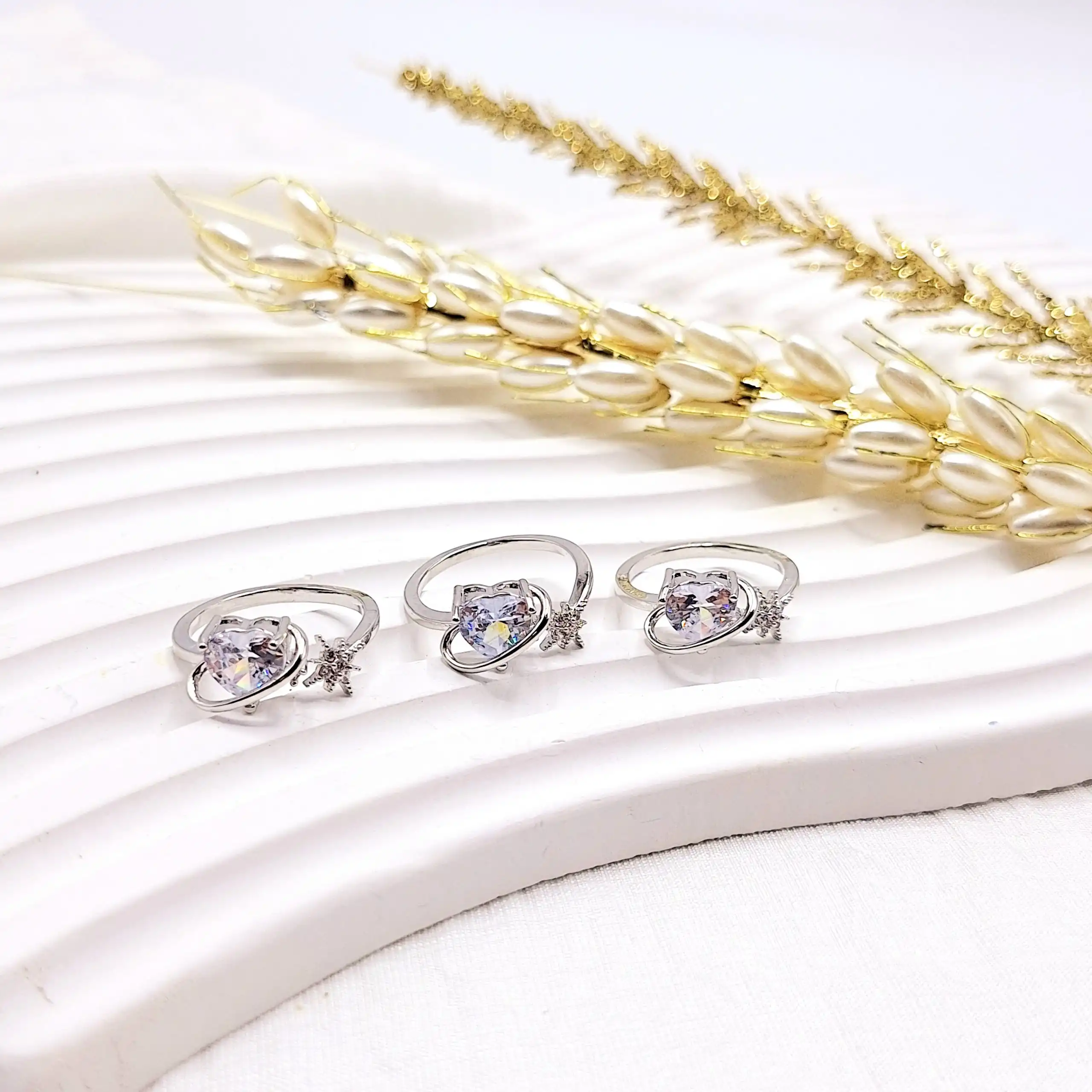 انگشتر پینترستی طرح قلب نقره ای و سیارات