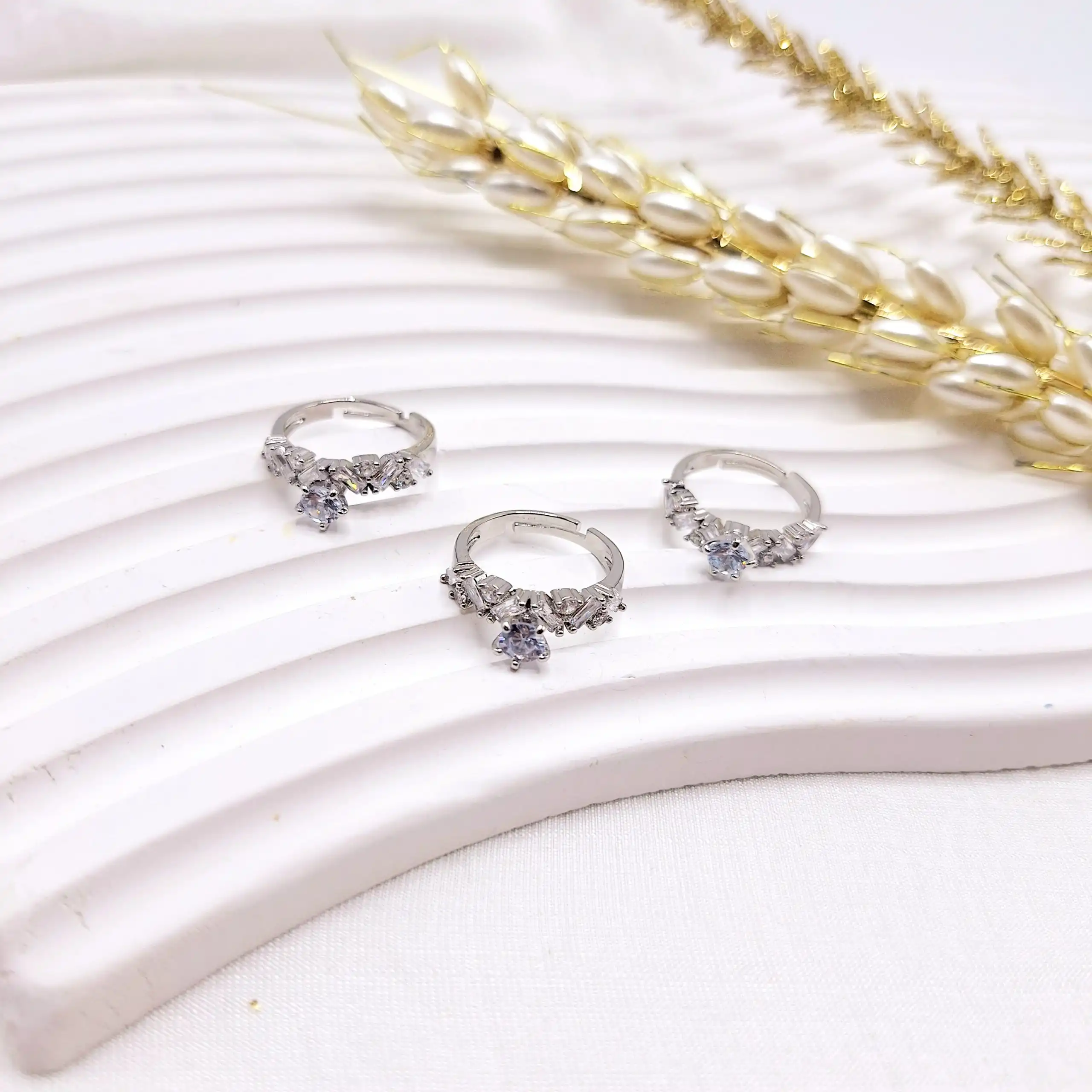 انگشتر نگین حلقه ای جواهری