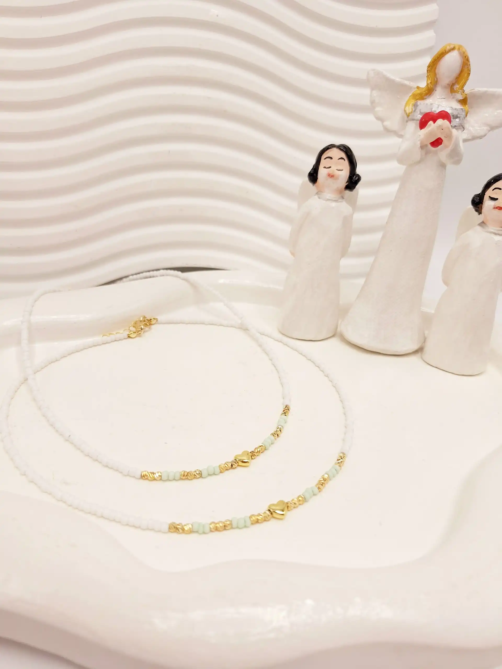 گردنبند تابستونی مراورید و قلب رنگ سبز