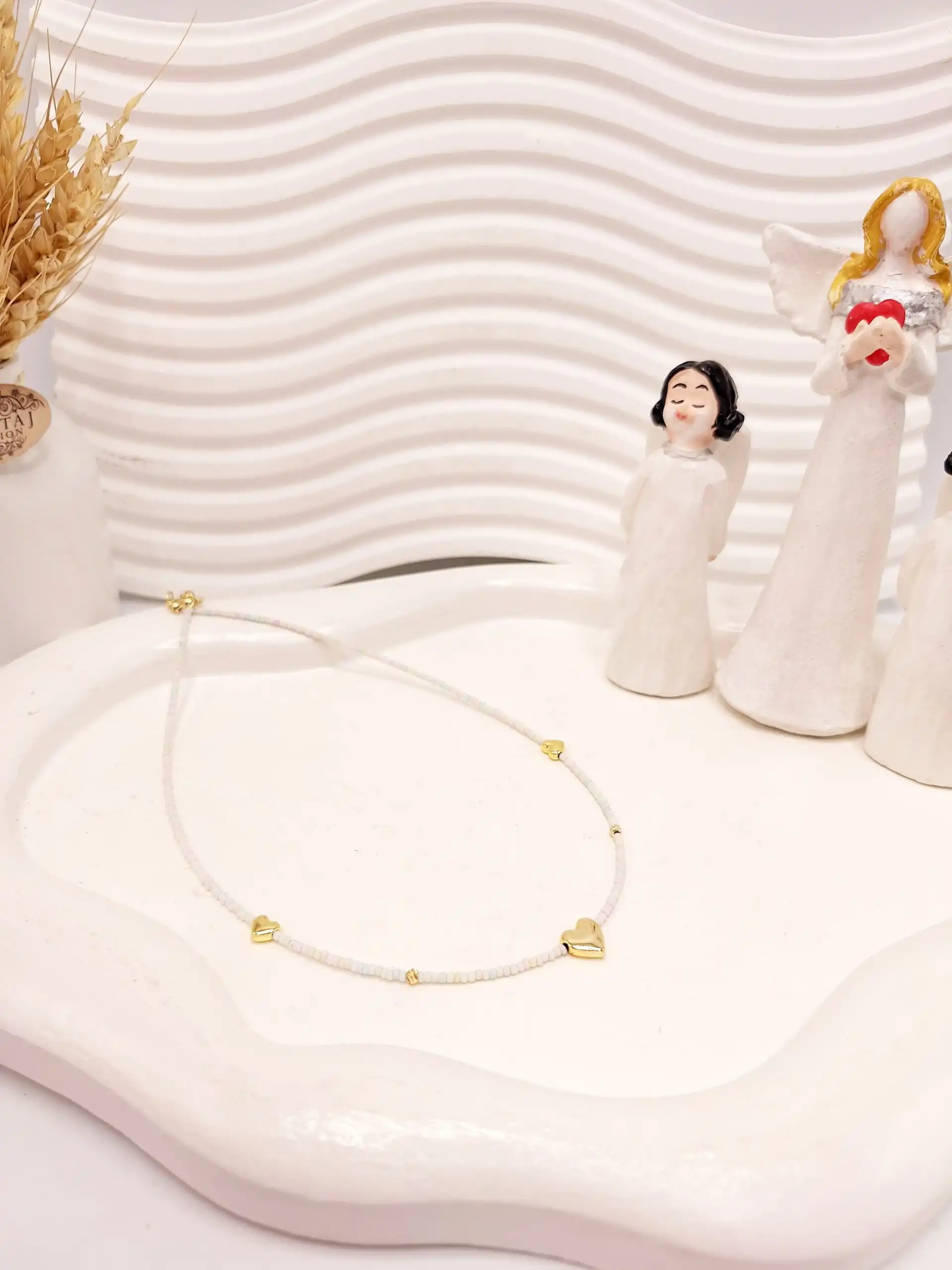 گردنبند تابستونی مهره ای با آویز قلب طلایی