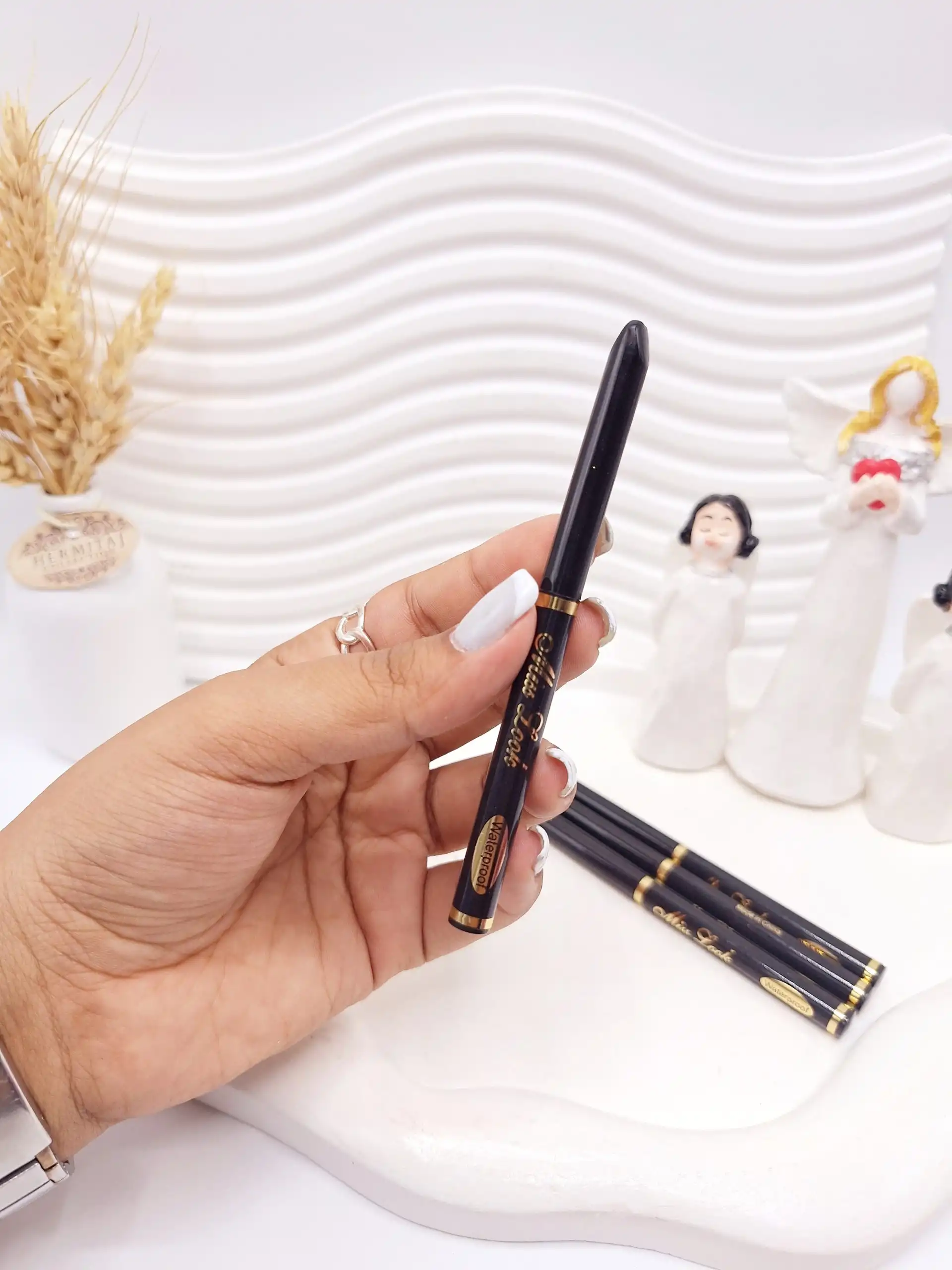 مداد چشم مشکی پیچی برند Miss Look