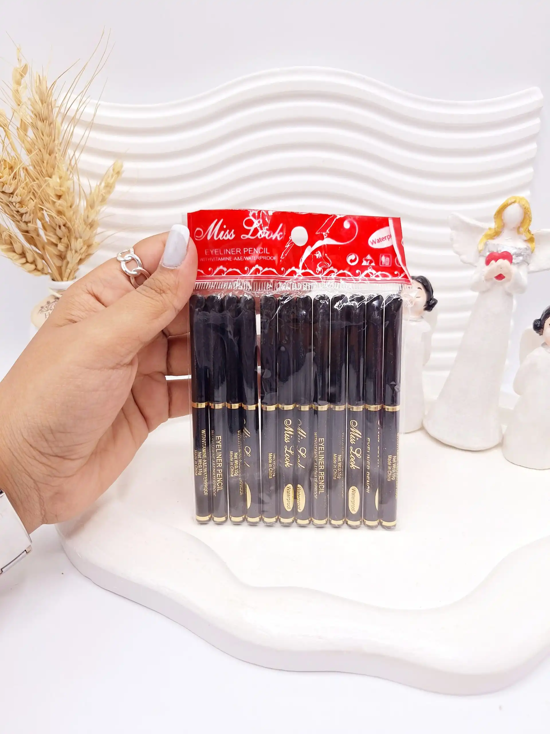مداد چشم مشکی پیچی برند Miss Look