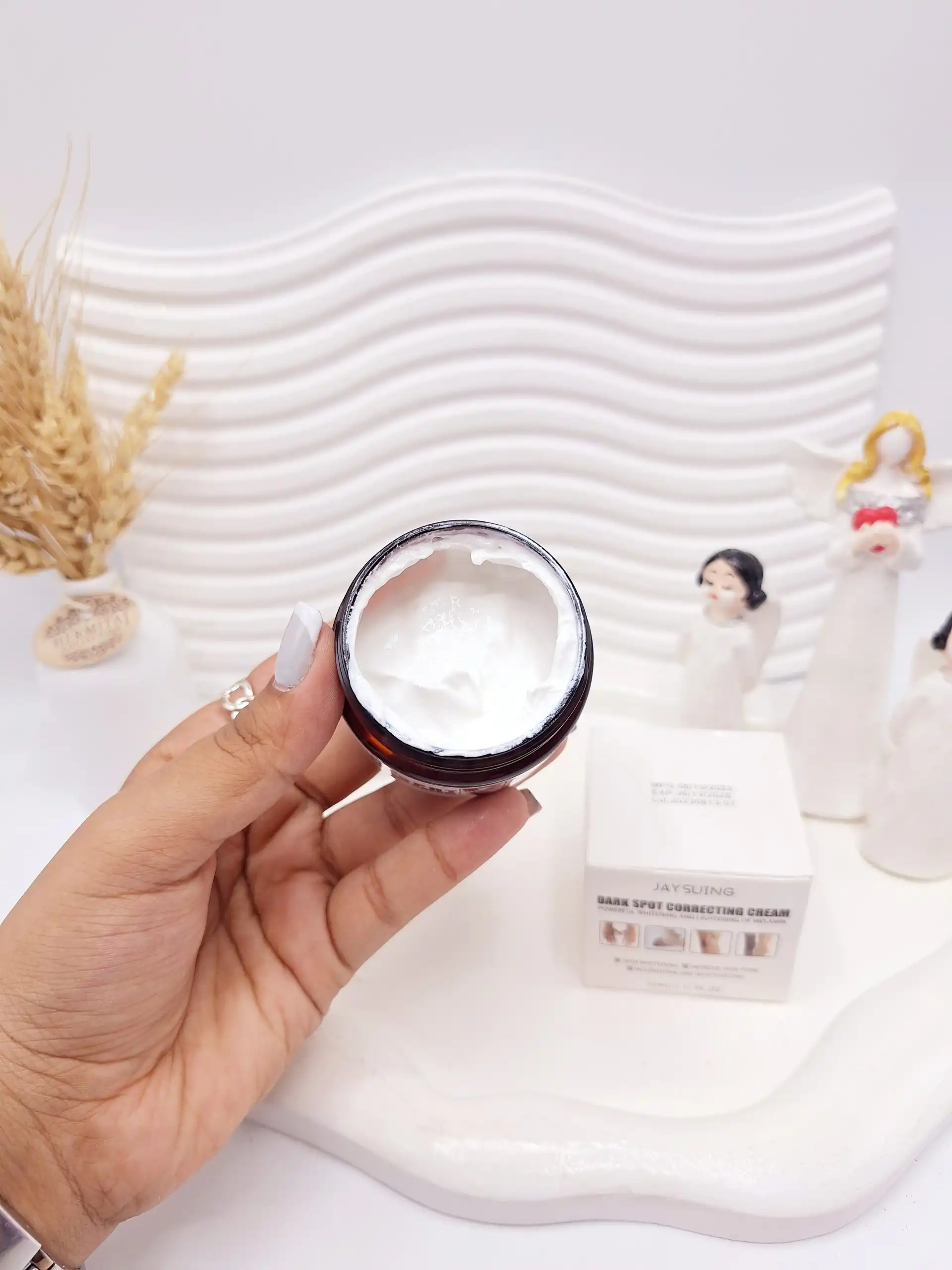 کرم سفید کننده بدن و بیکینی دائمی  برند JAY SUING