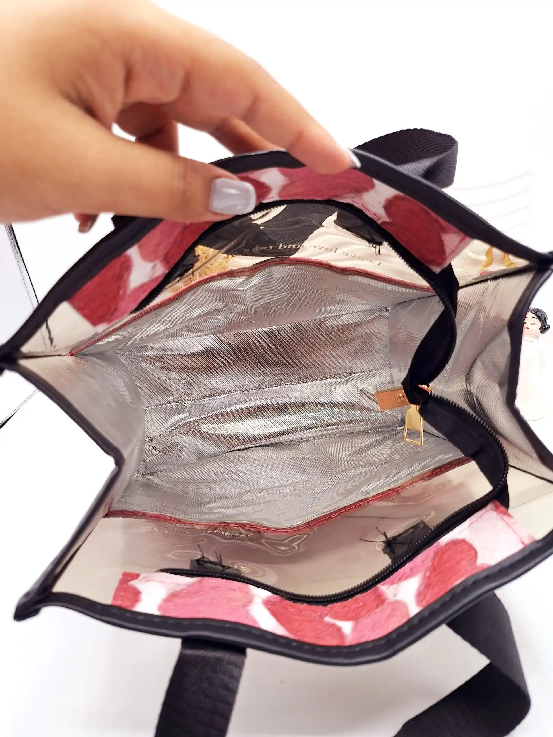 کیف قابل حمل زیپ دار طرح قلبی