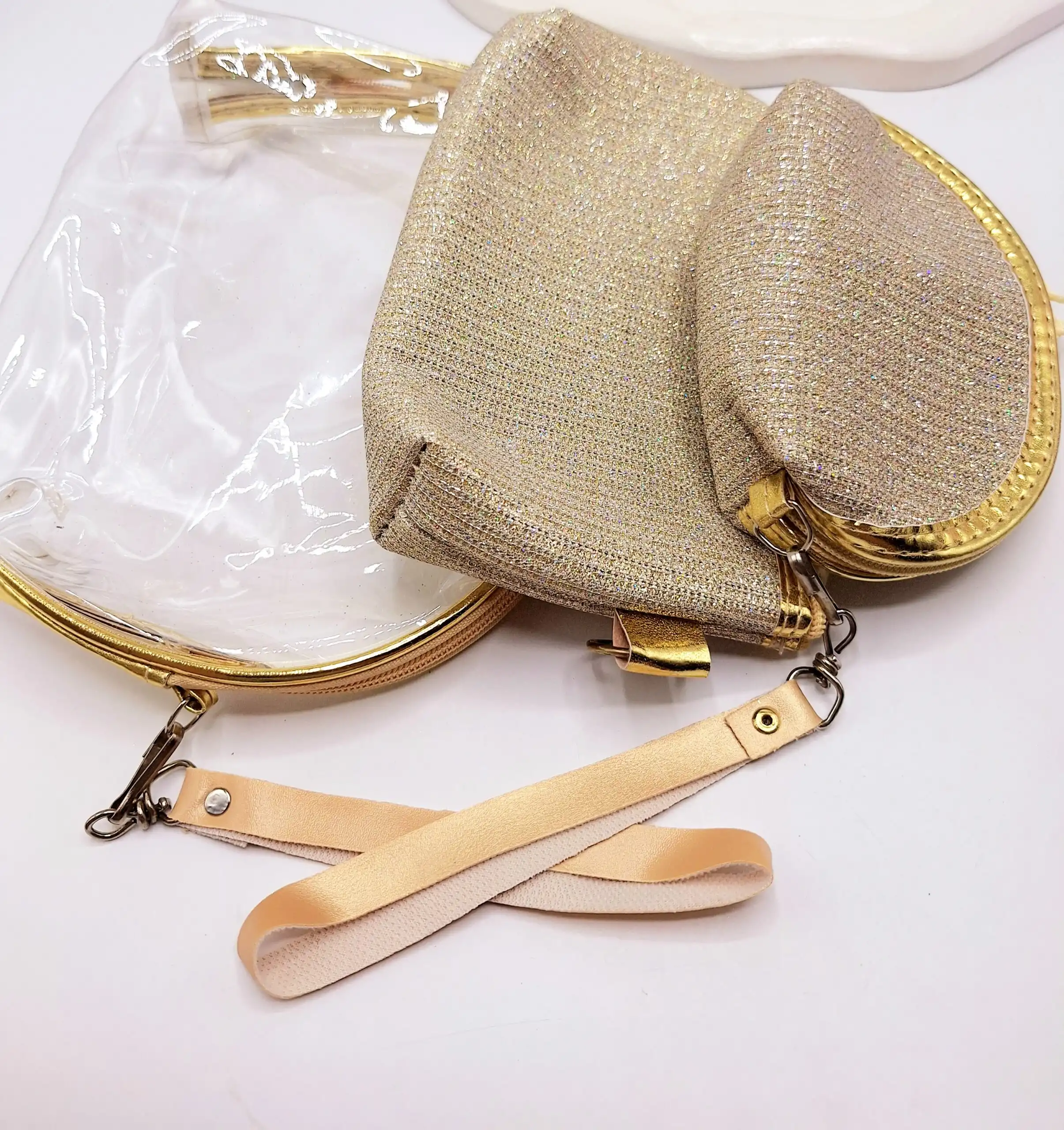 پک کیف آرایش 3 تایی طلقی شاین دار (طلایی)
