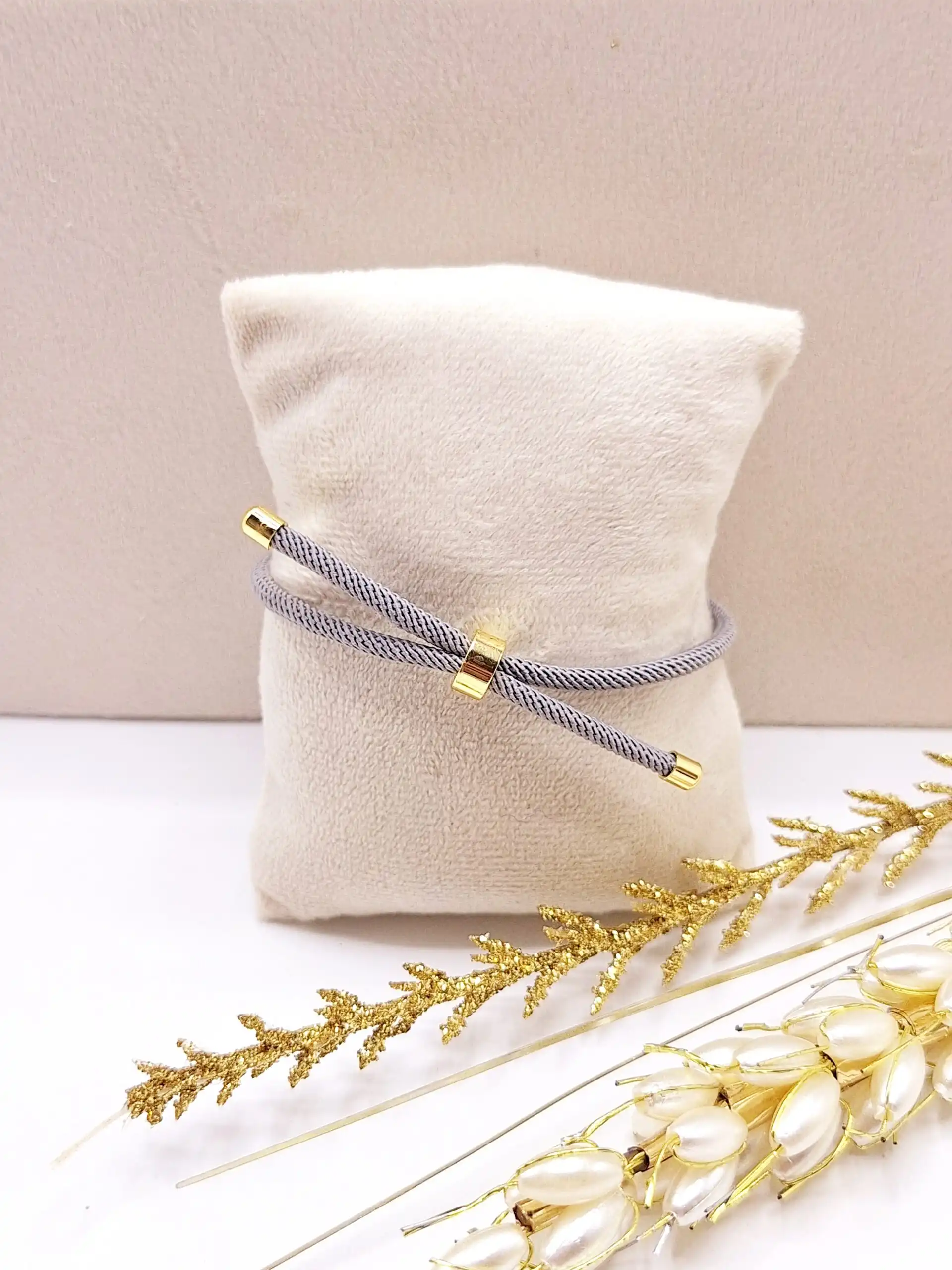 دستبند بافت طرح ماه تو خالی