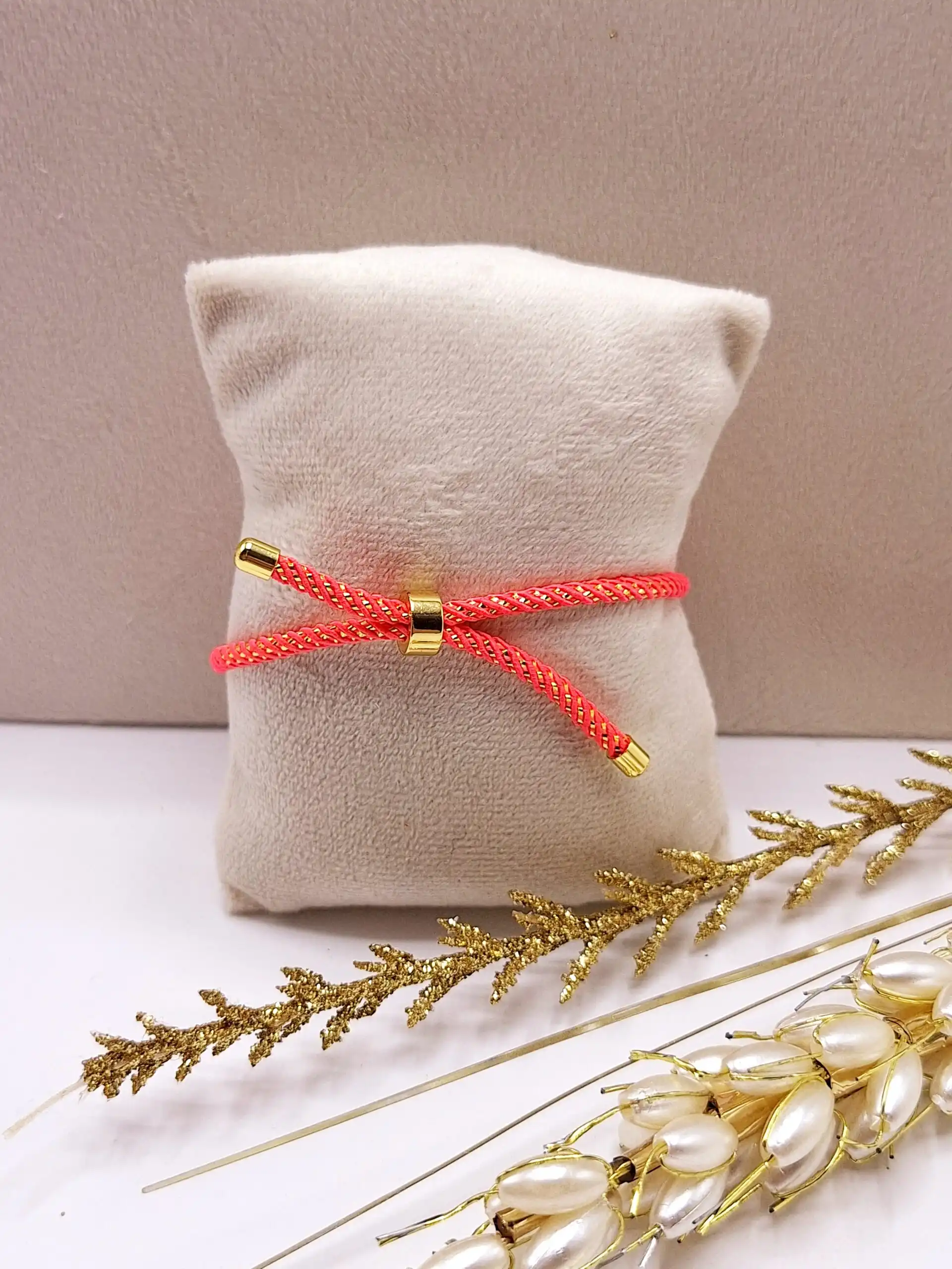 دستبند بافت طرح ماه