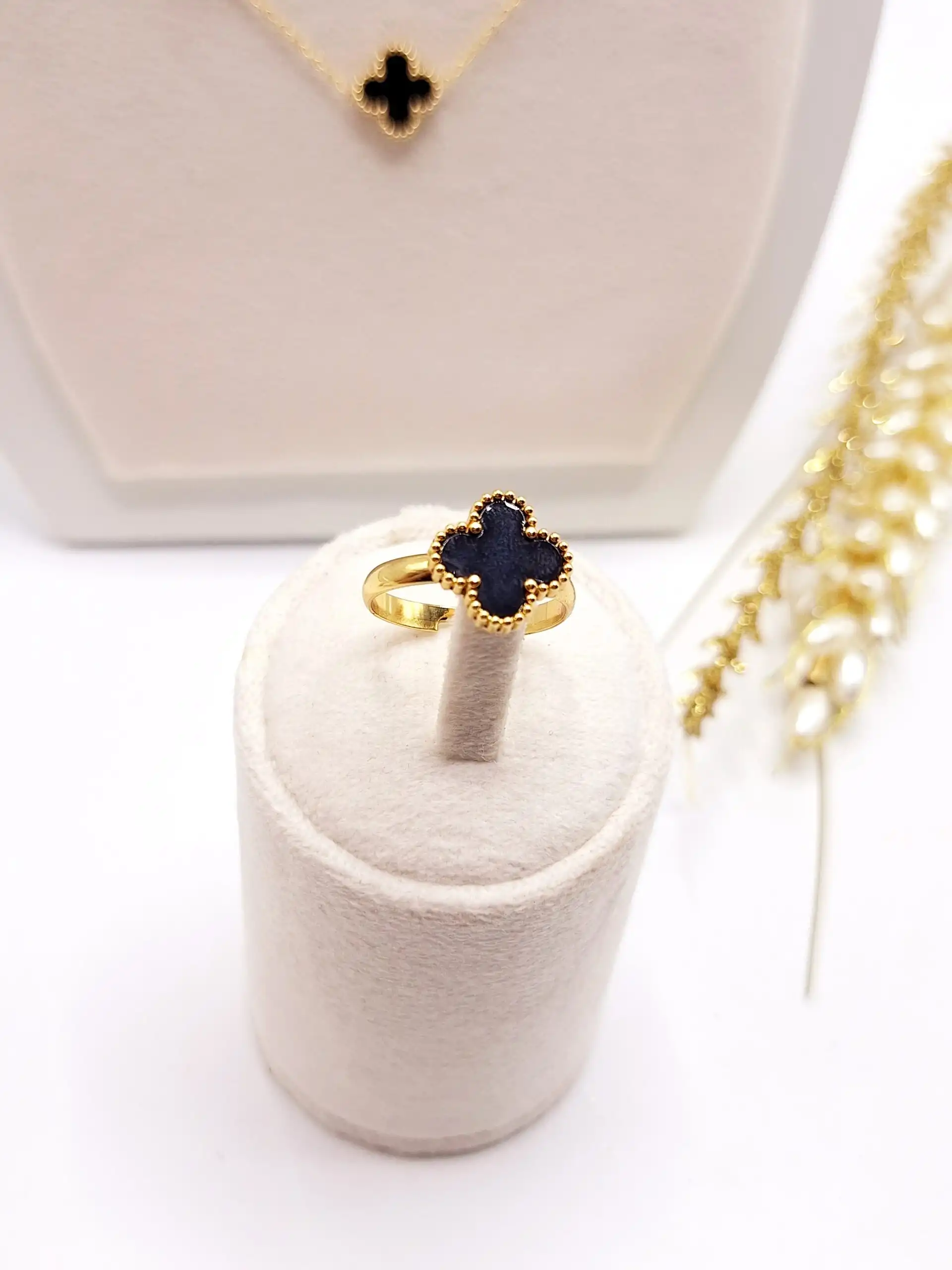 نیم ست کامل ونکلیف رنگ طلایی