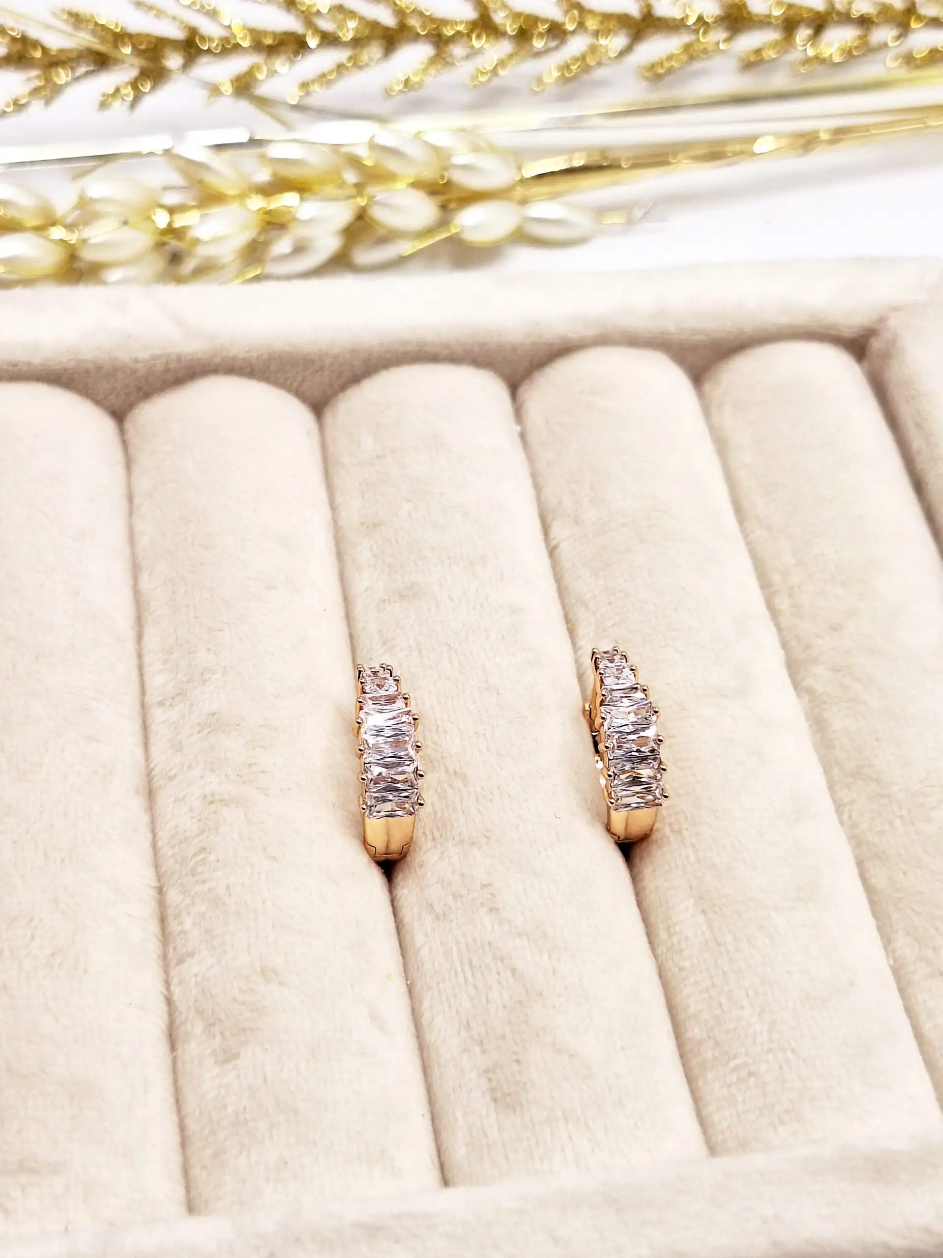 گوشواره طلایی طرح نگین تنیسی برند ژوپینگ