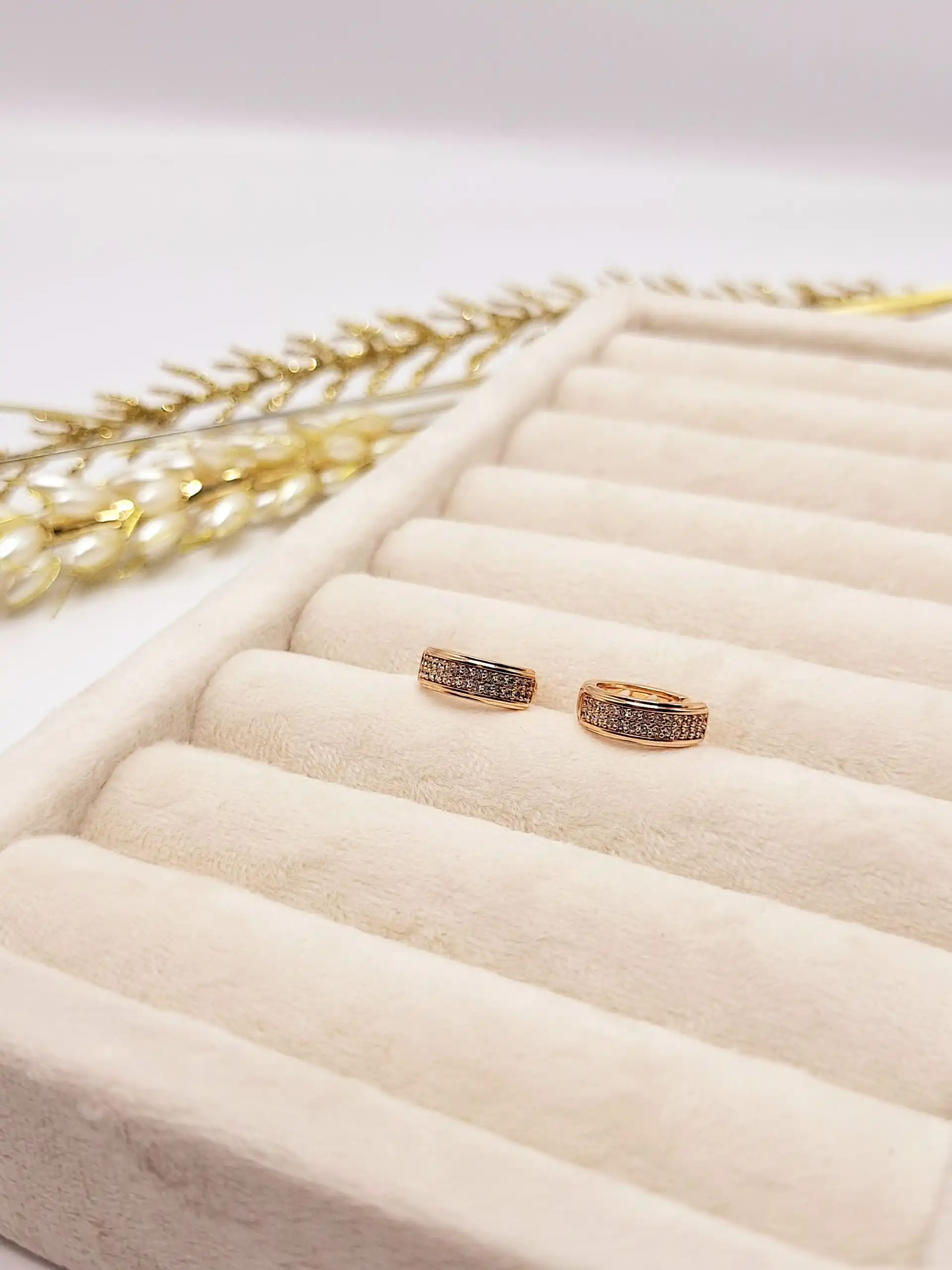 گوشواره طلایی طرح 2 لاین نگین برند ژوپینگ