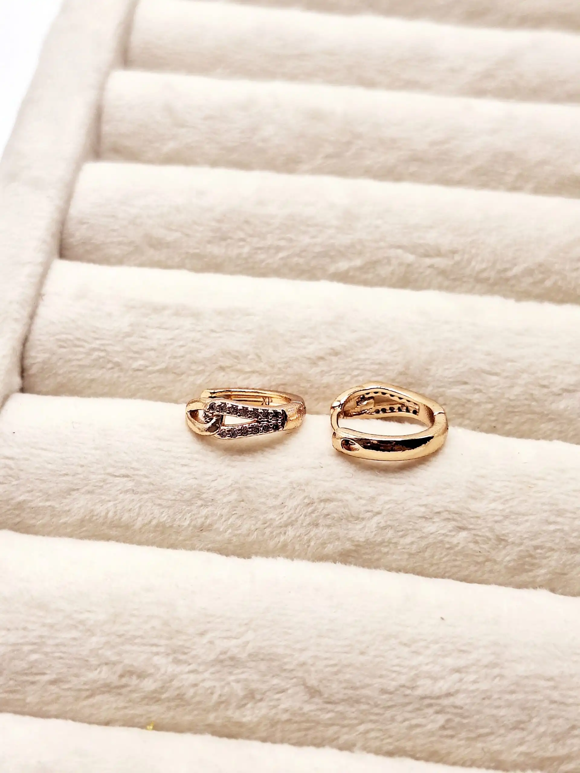 گوشواره طلایی طرح مینمال قفلی برند ژوپینگ