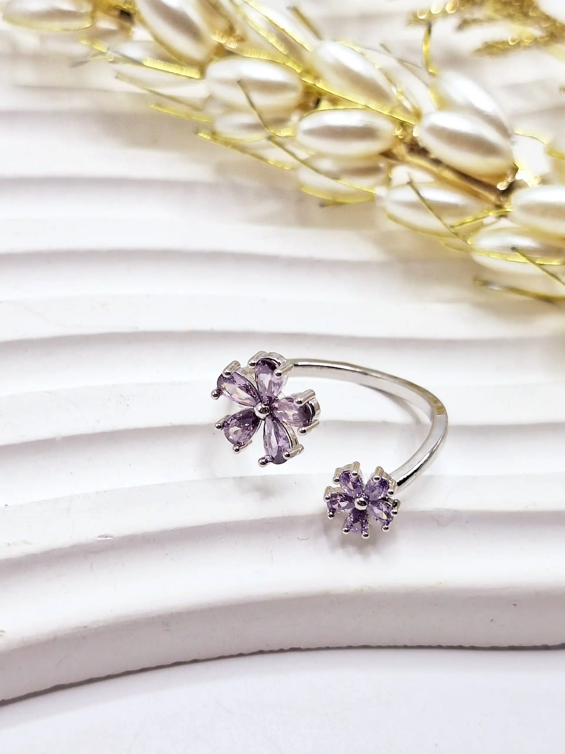 انگشتر جواهری طرح گل بنفش نگین دار فری سایز