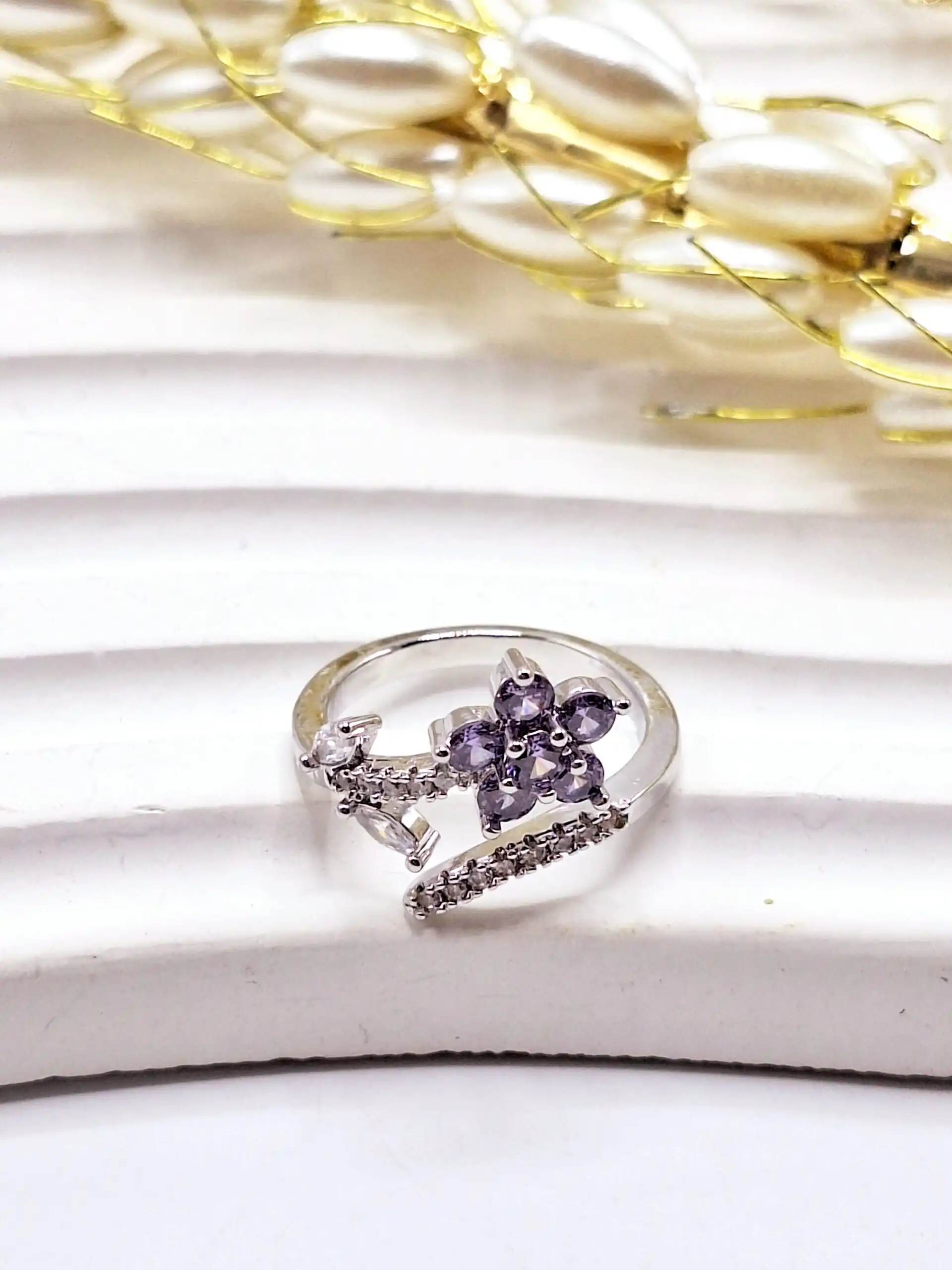 انگشتر جواهری طرح دسته گل بنفش فری سایز