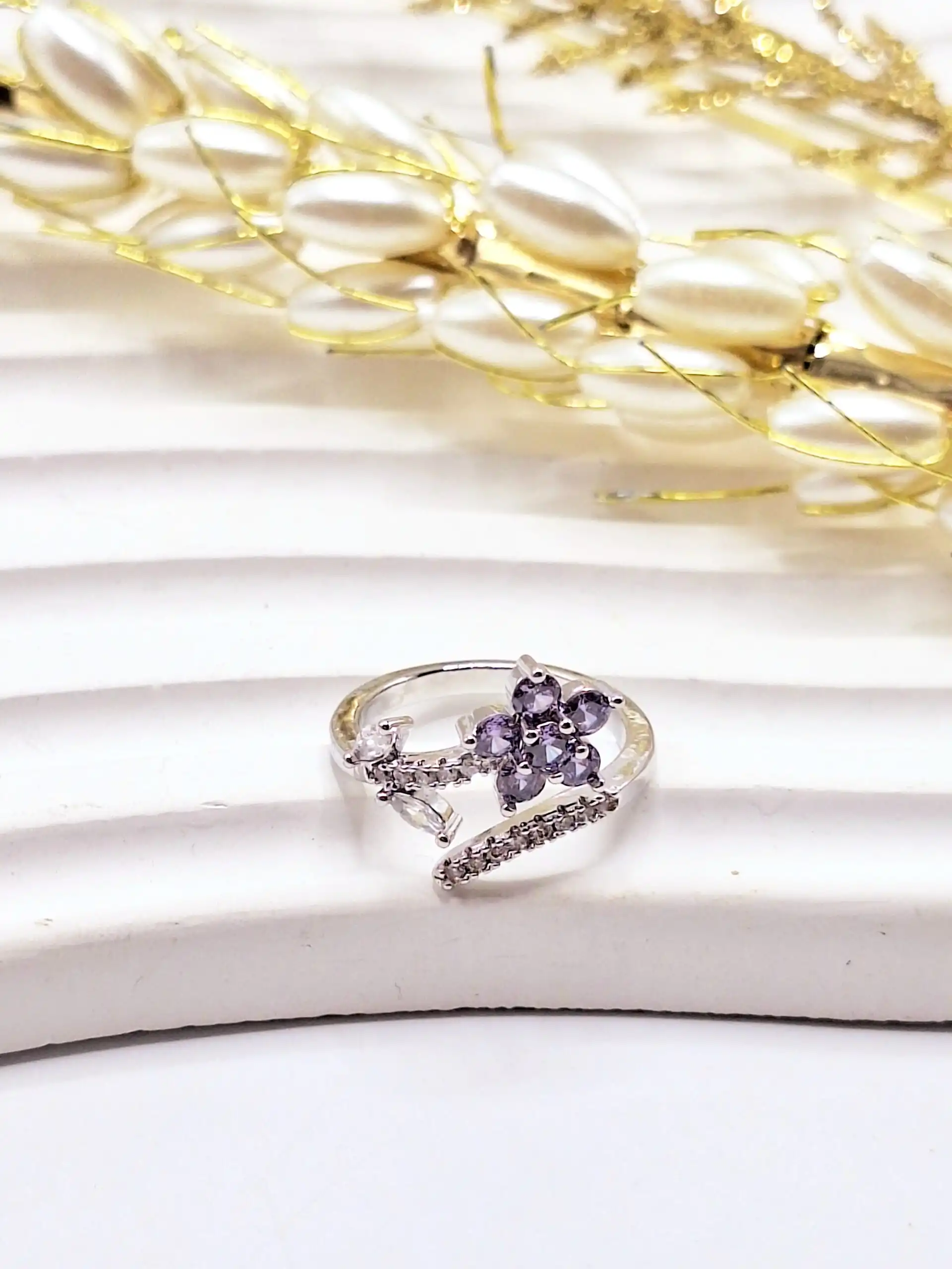 انگشتر جواهری طرح دسته گل بنفش فری سایز