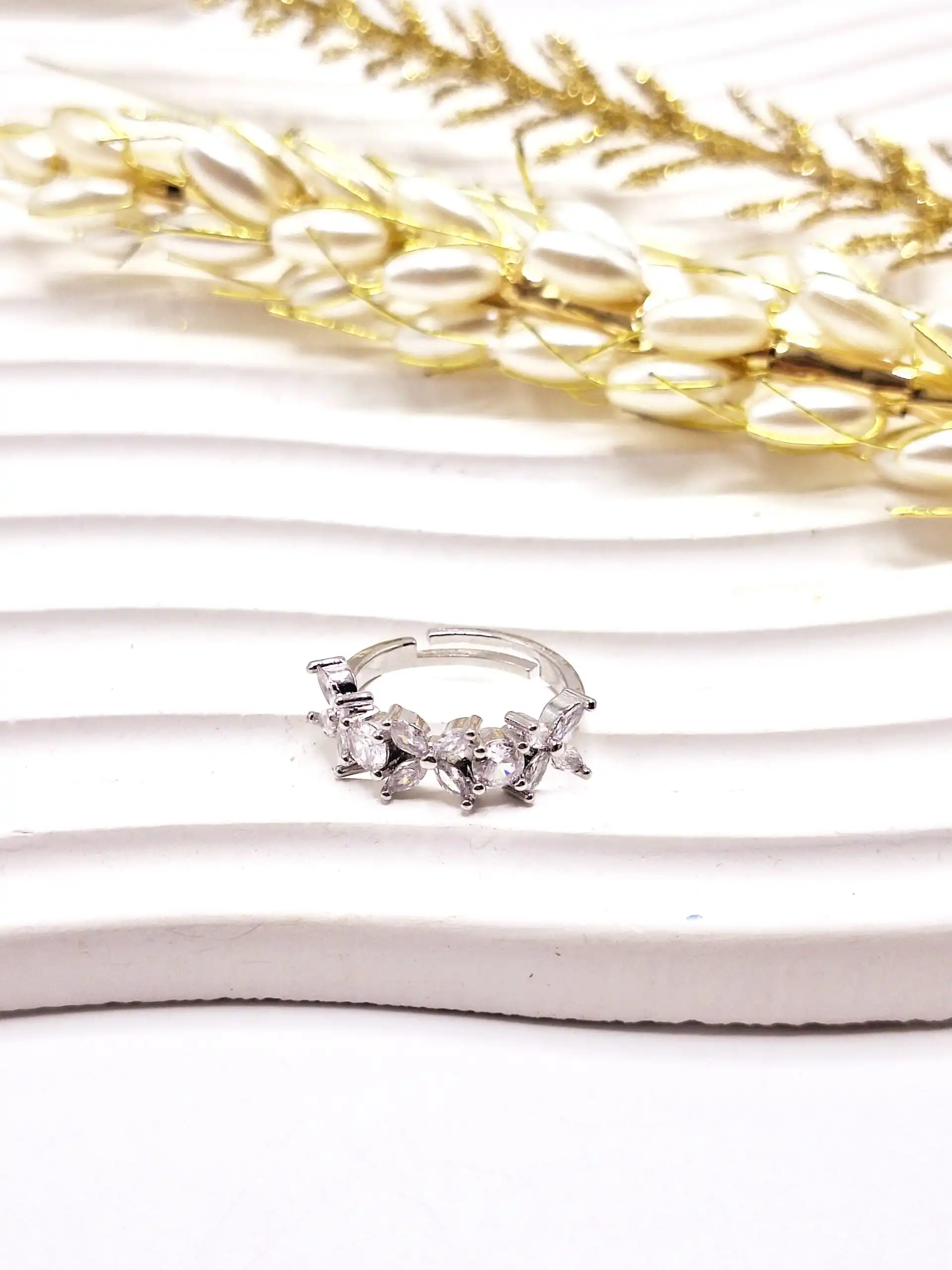 انگشتر جواهری گل فری سایز