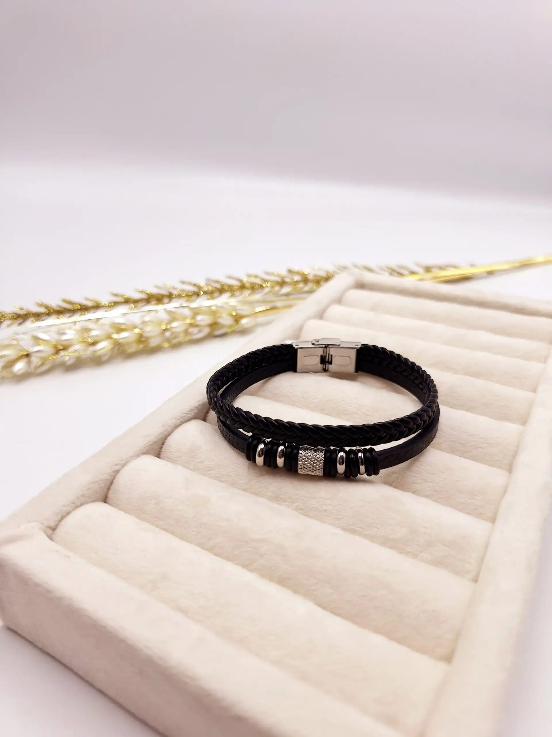 دستبند چرمی مردانه پیچی مشکی