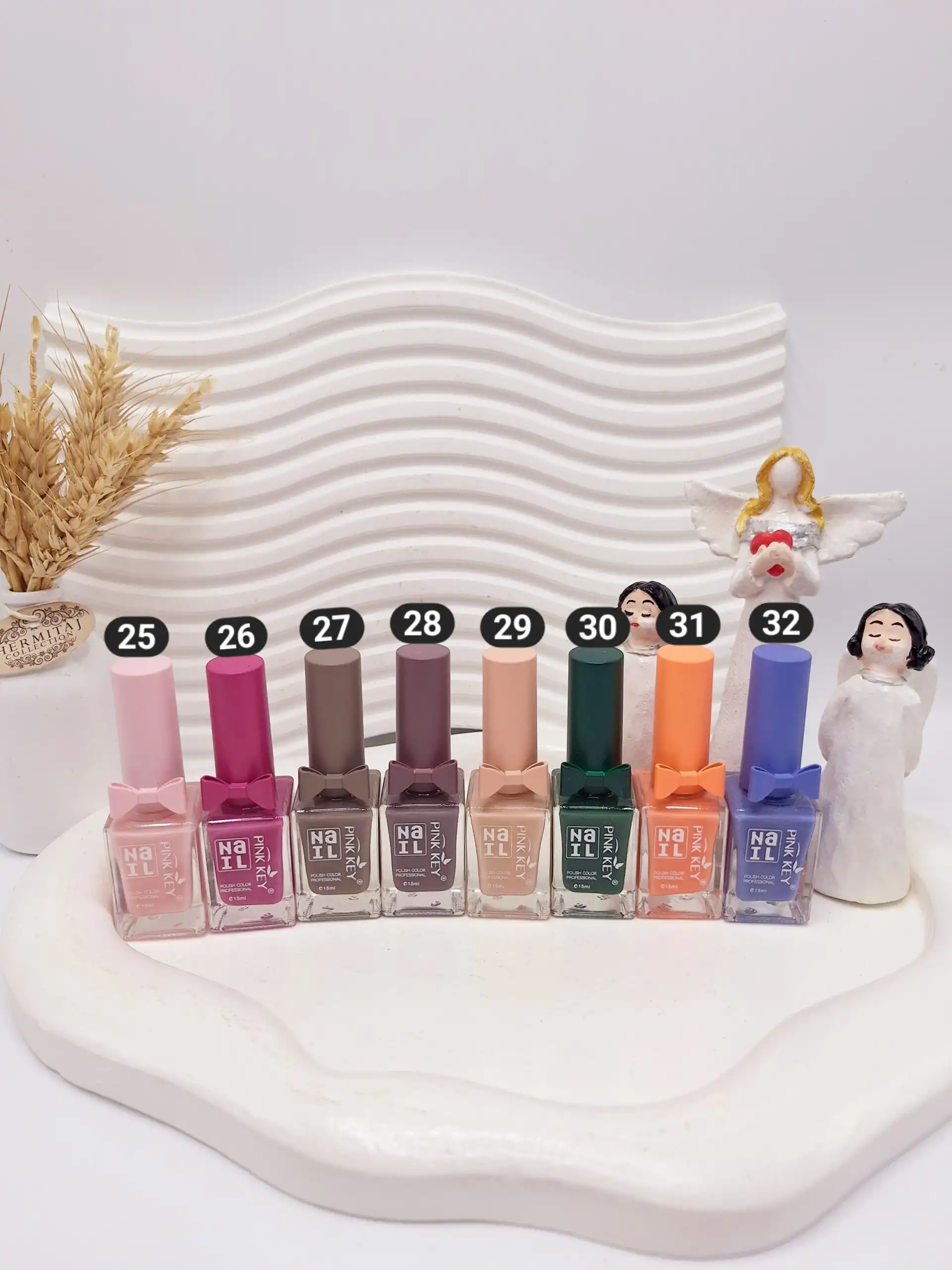 لاک ناخن طرح پاپیون پینک کی