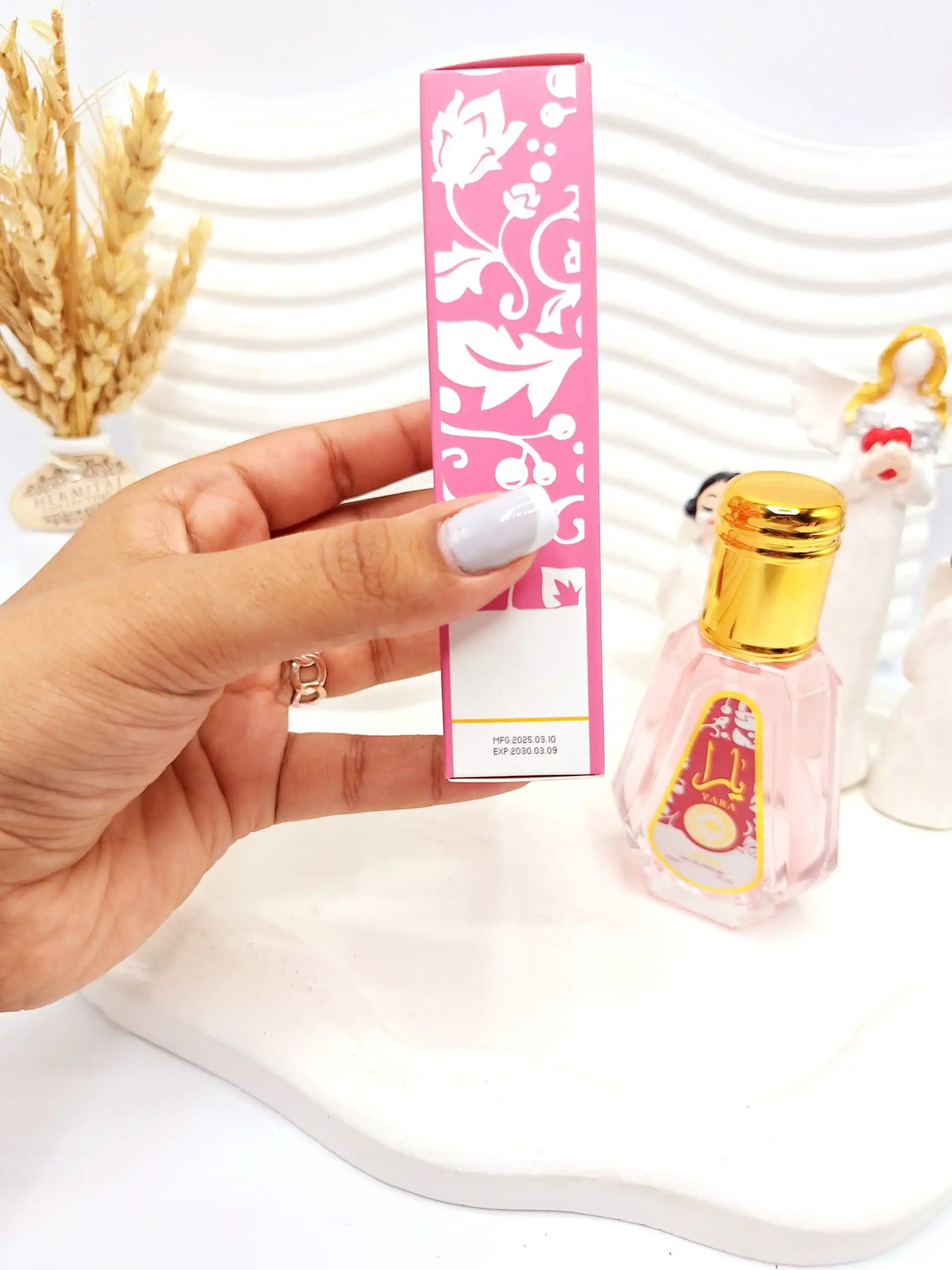 ادکلن شرکتی یارا کارتن صورتی حجم 100 میل کد 9523