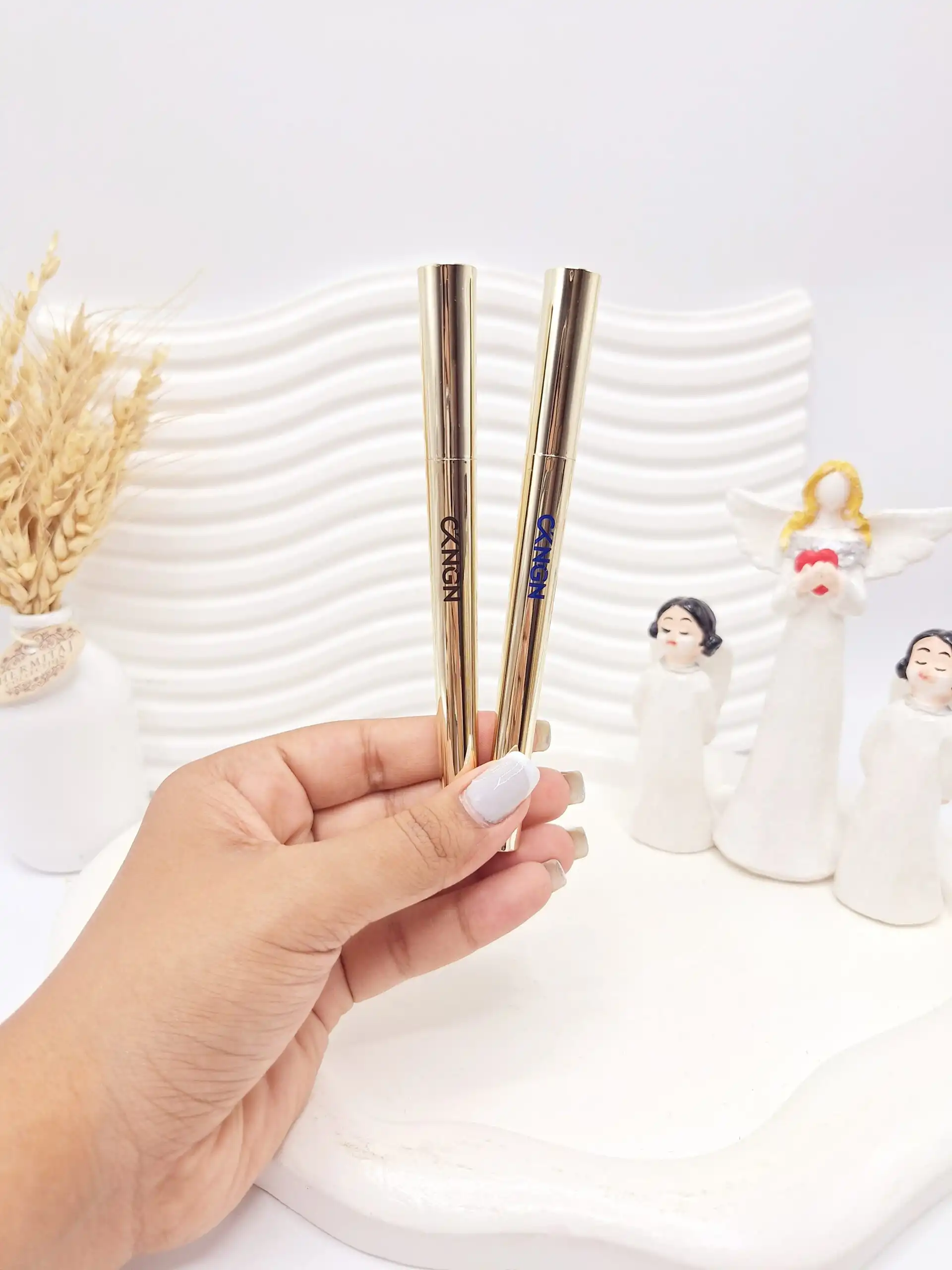 خط چشم مایع آبی و مشکی CKNGN کد 0106