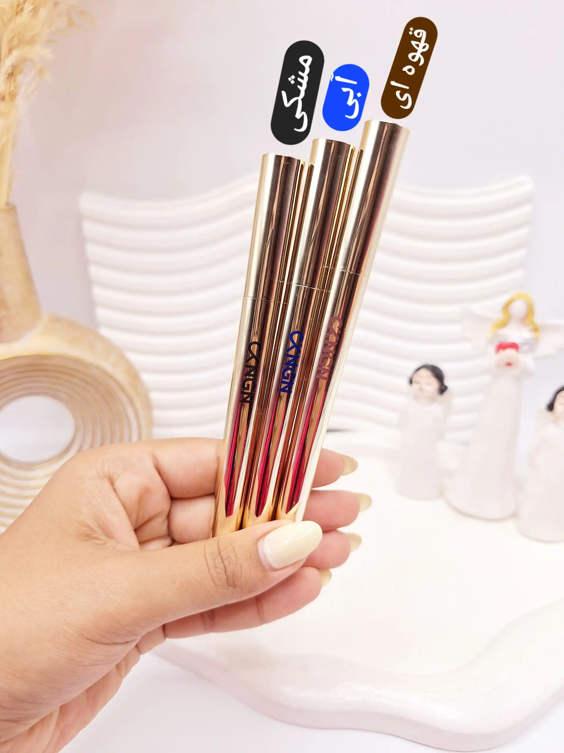 خط چشم مایع آبی و مشکی CKNGN کد 0106