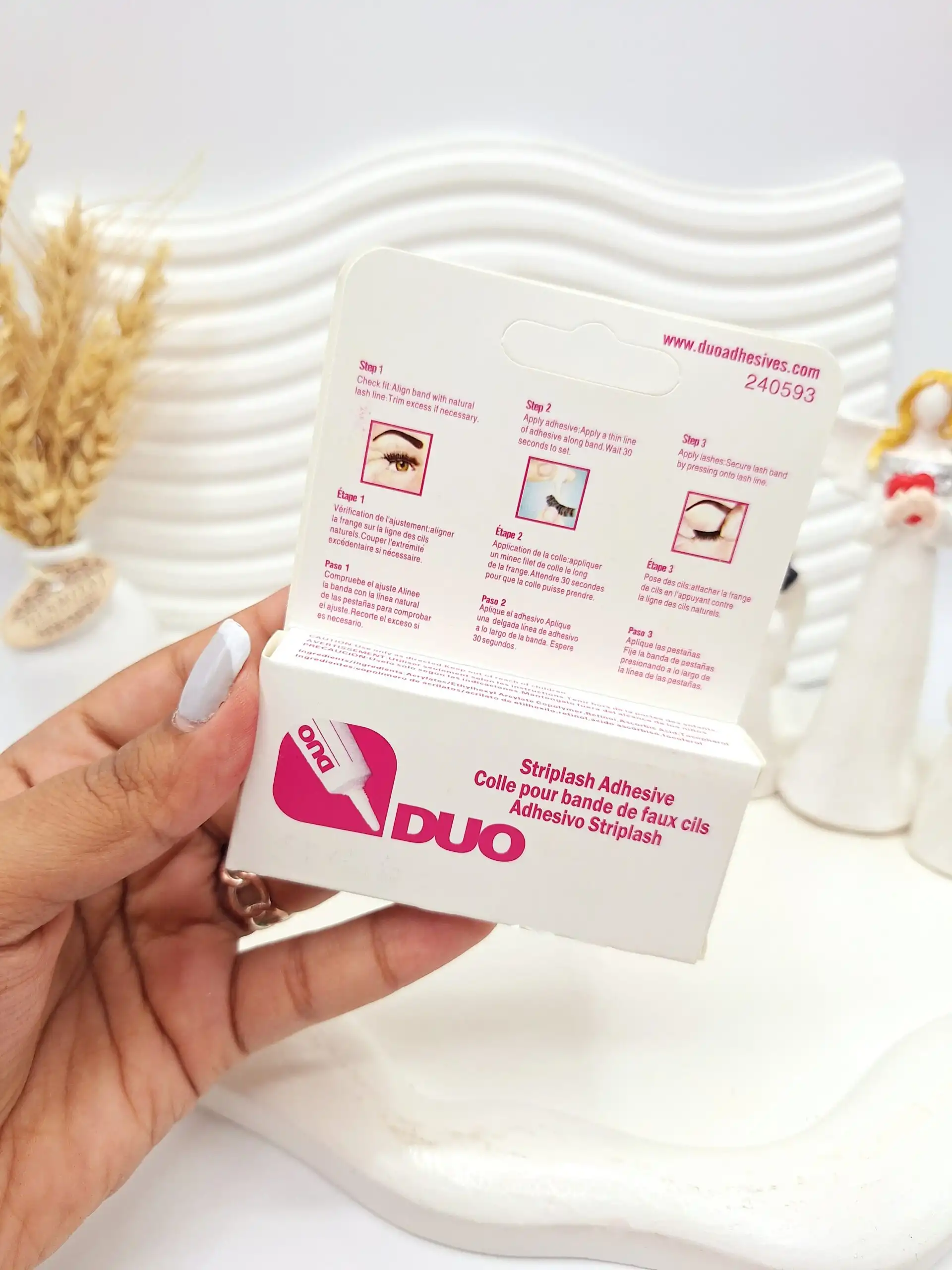 چسب مژه DUO کارتن دار کد 8110