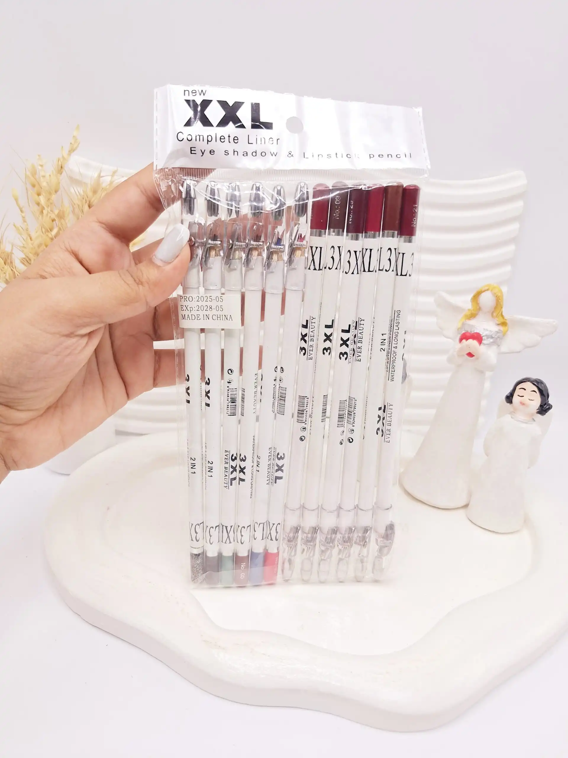 پک 12 تایی خط لب 3XL تراش دار ساخت چین