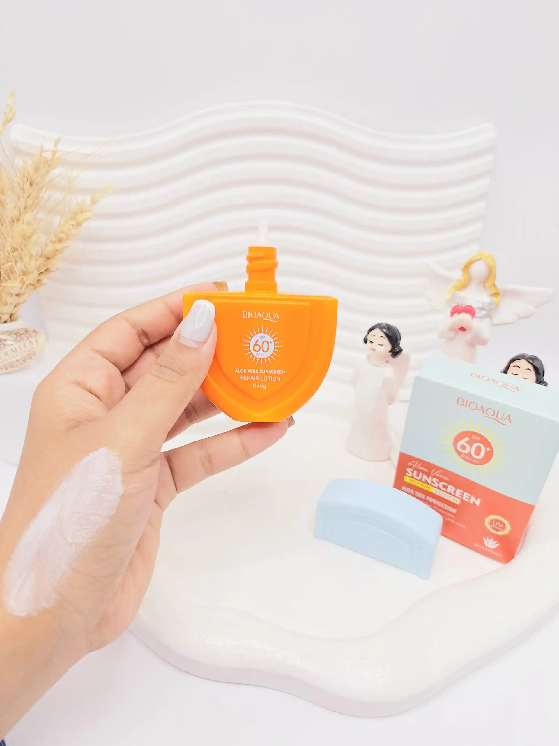 کرم ضد آفتاب بی رنگ بیواکوا 60 Spf با عصاره آلوورا کد 37381