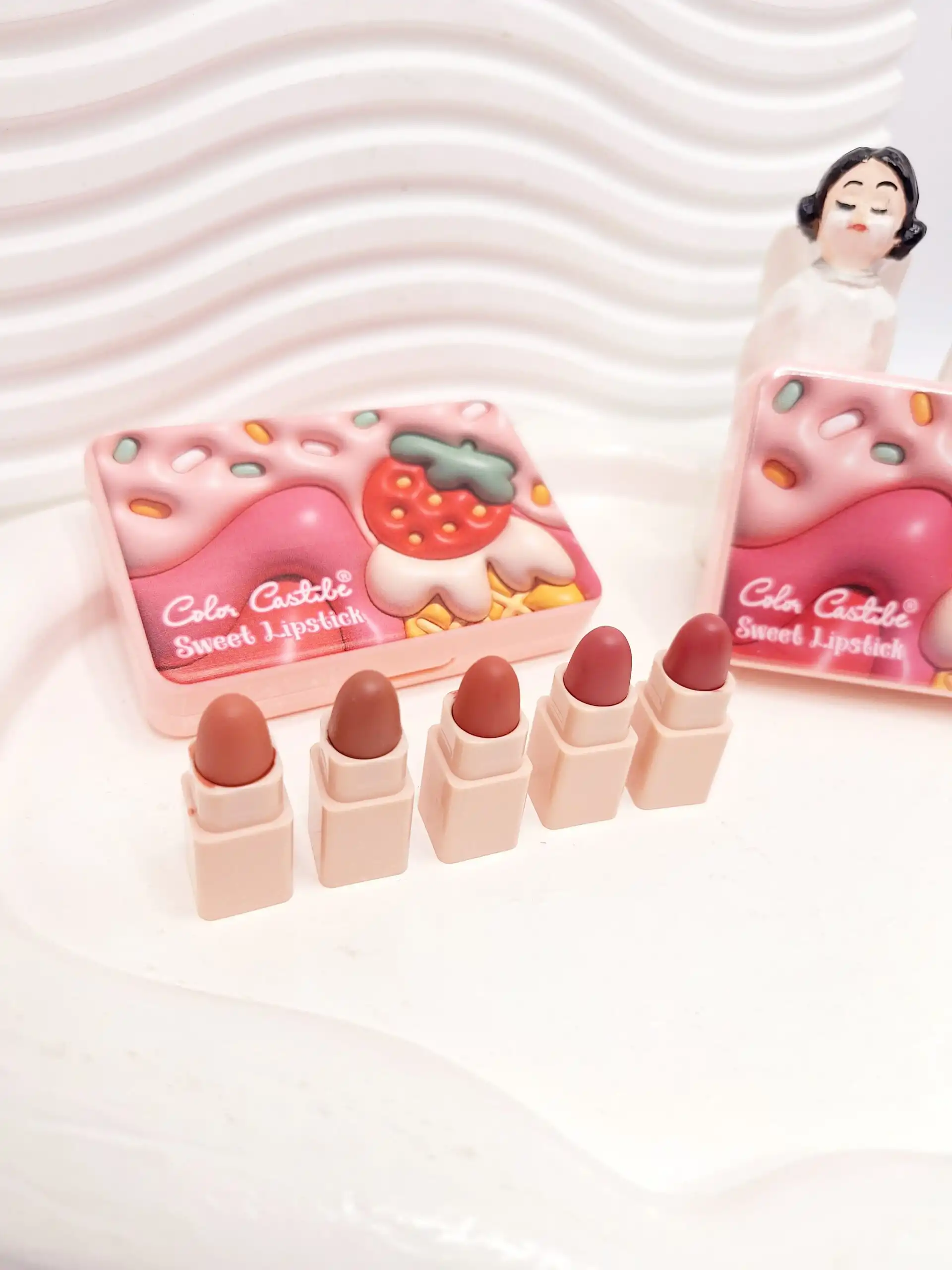 پک رژ لب لب جامد 5 تایی رنگارنگ طرح توت فرنگی کد 8099-6