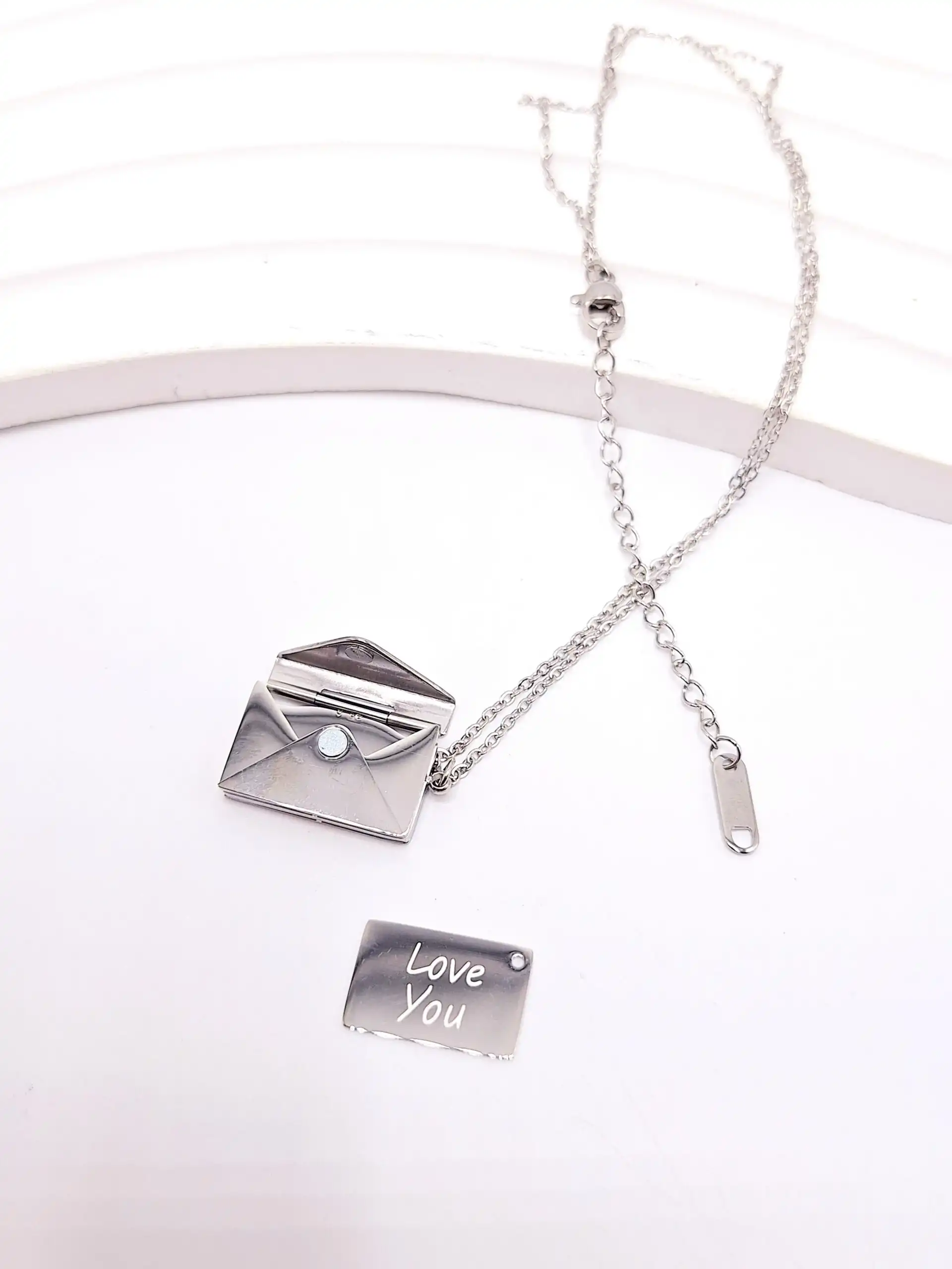 گردنبند مدل پاکت نامه نقره ای