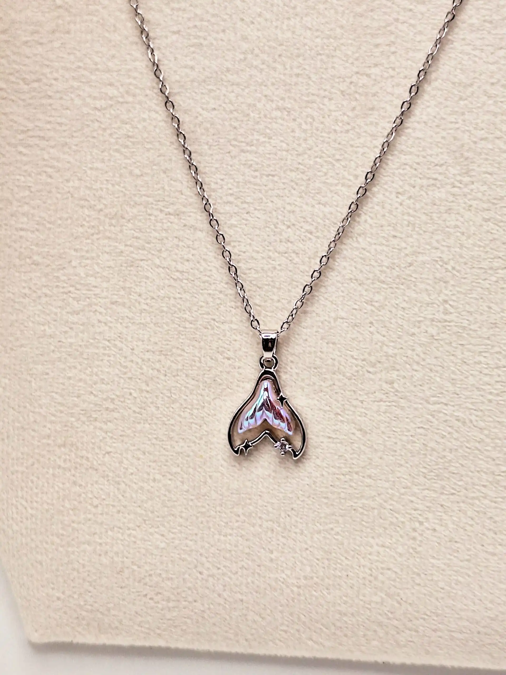 گردنبند پینترستی طرح دم وال شاینی