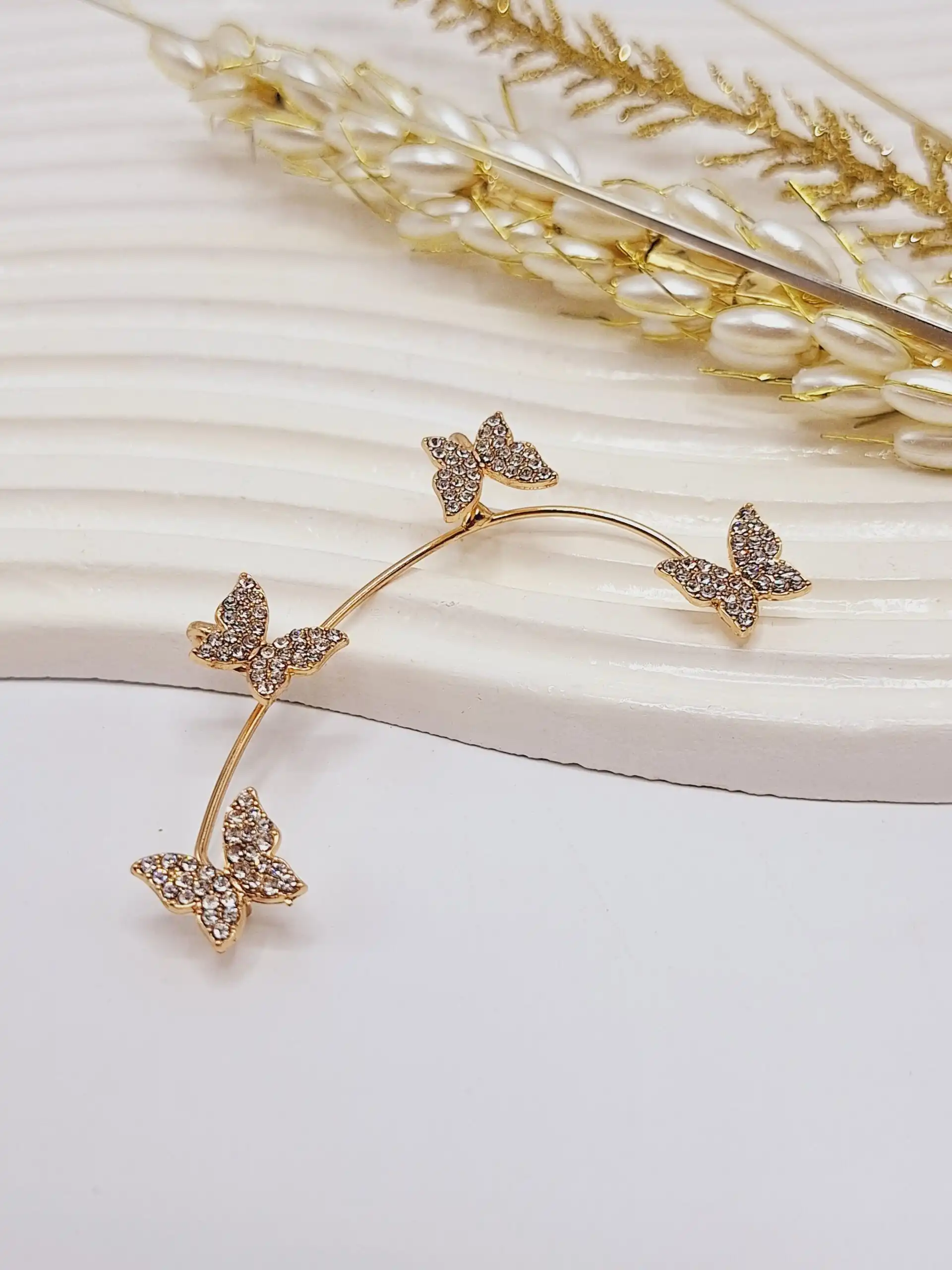 گوشواره ایرکاف طرح پروانه طلایی بدون نیاز به سوراخ کردن گوش