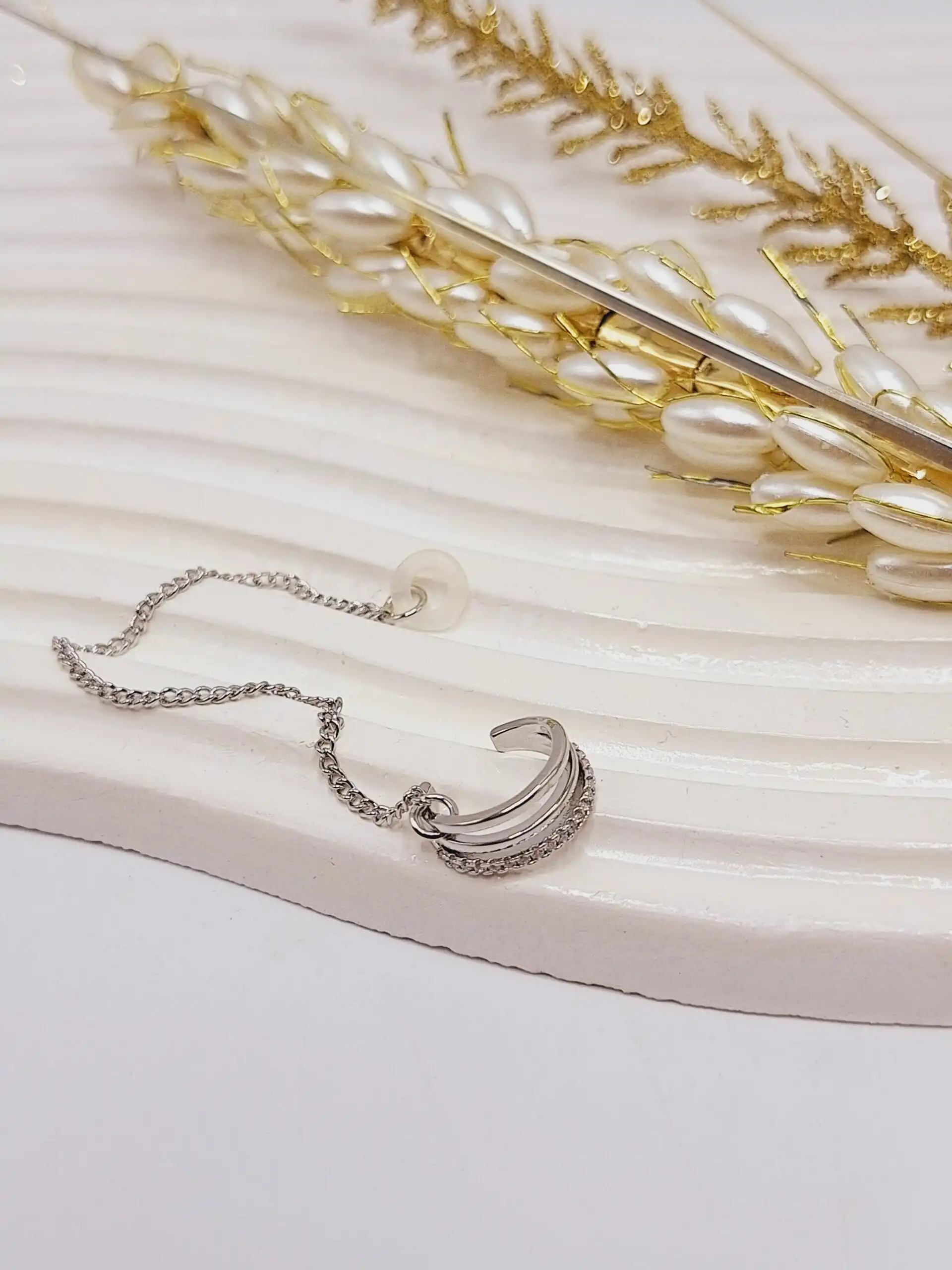 گوشواره ایرکاف مدل نیم دایره ای نگینی