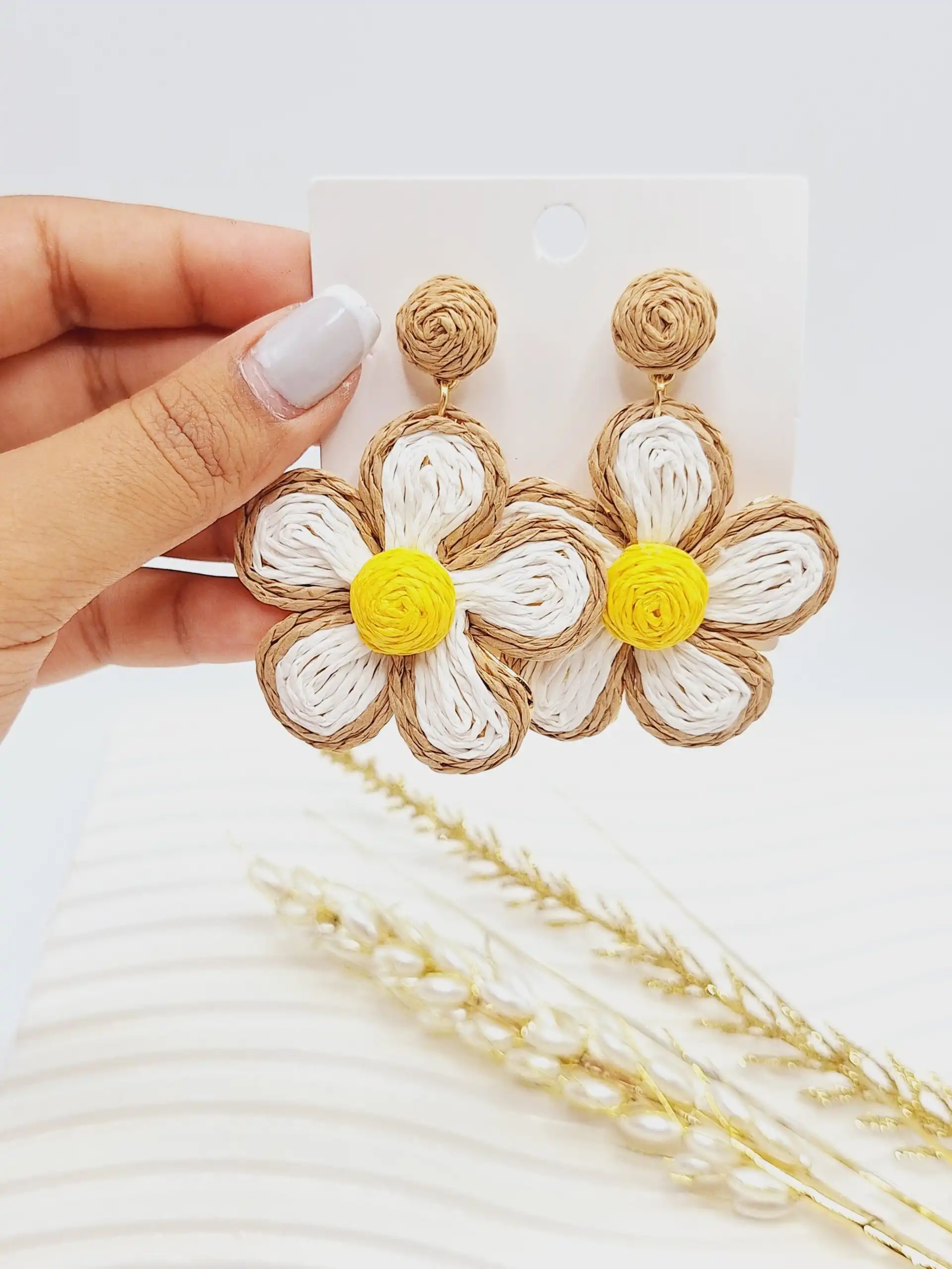 گوشواره حصیری مدل گل طرح دوم