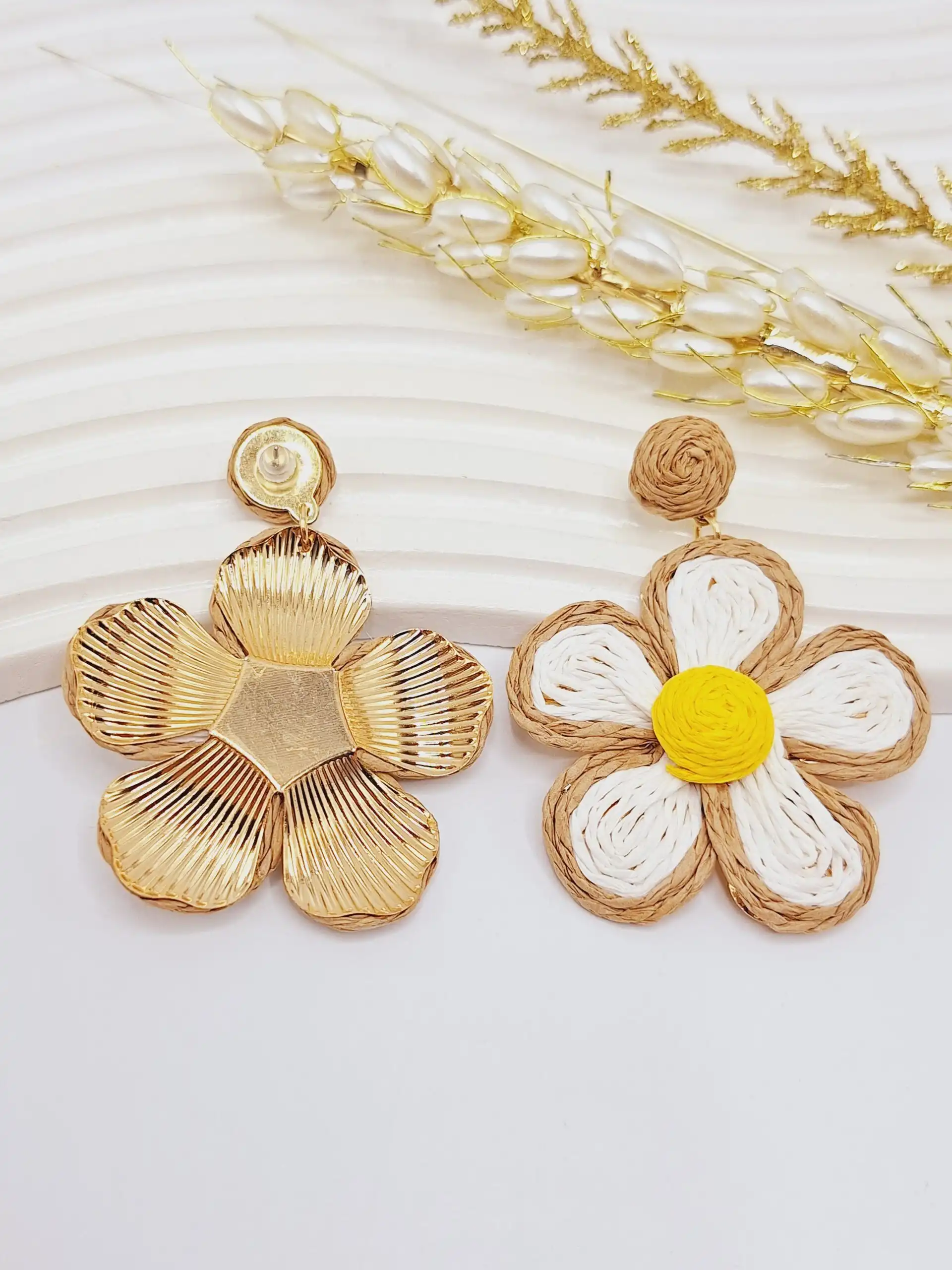 گوشواره حصیری مدل گل طرح دوم