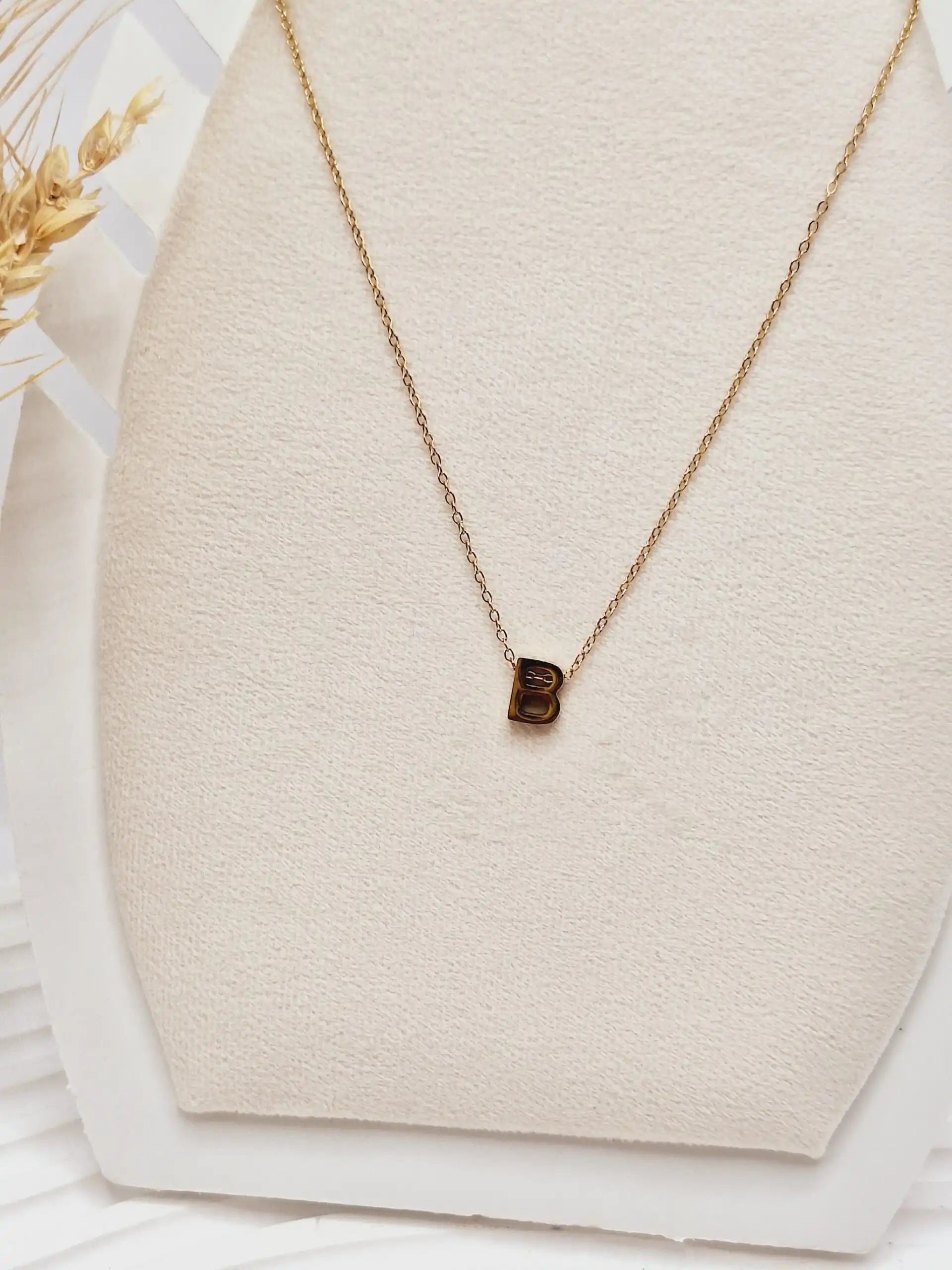 گردنبند حروف B رنگ طلایی