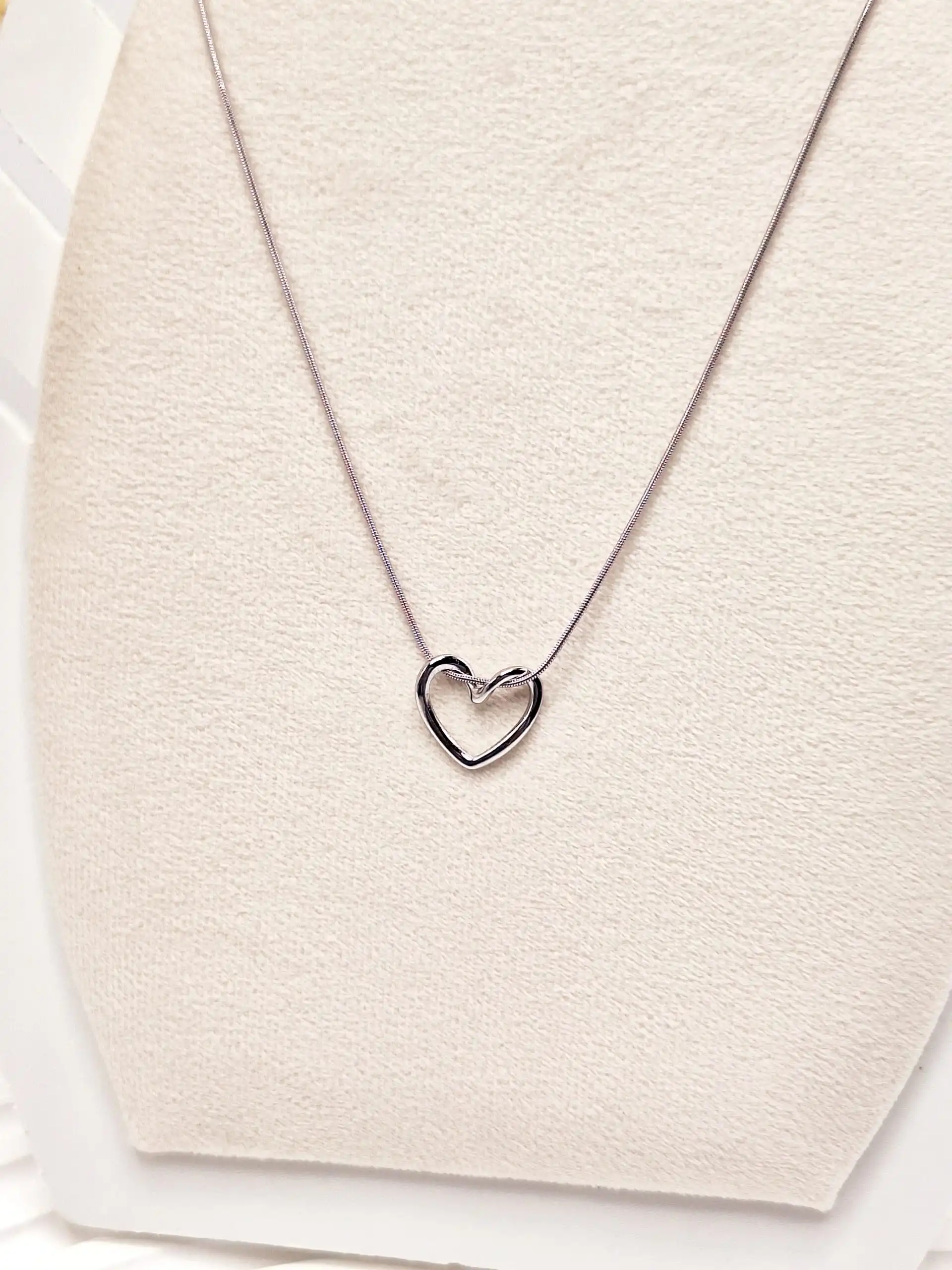 گردنبند ترند طرح قلب زنجیر ماری نقره ای