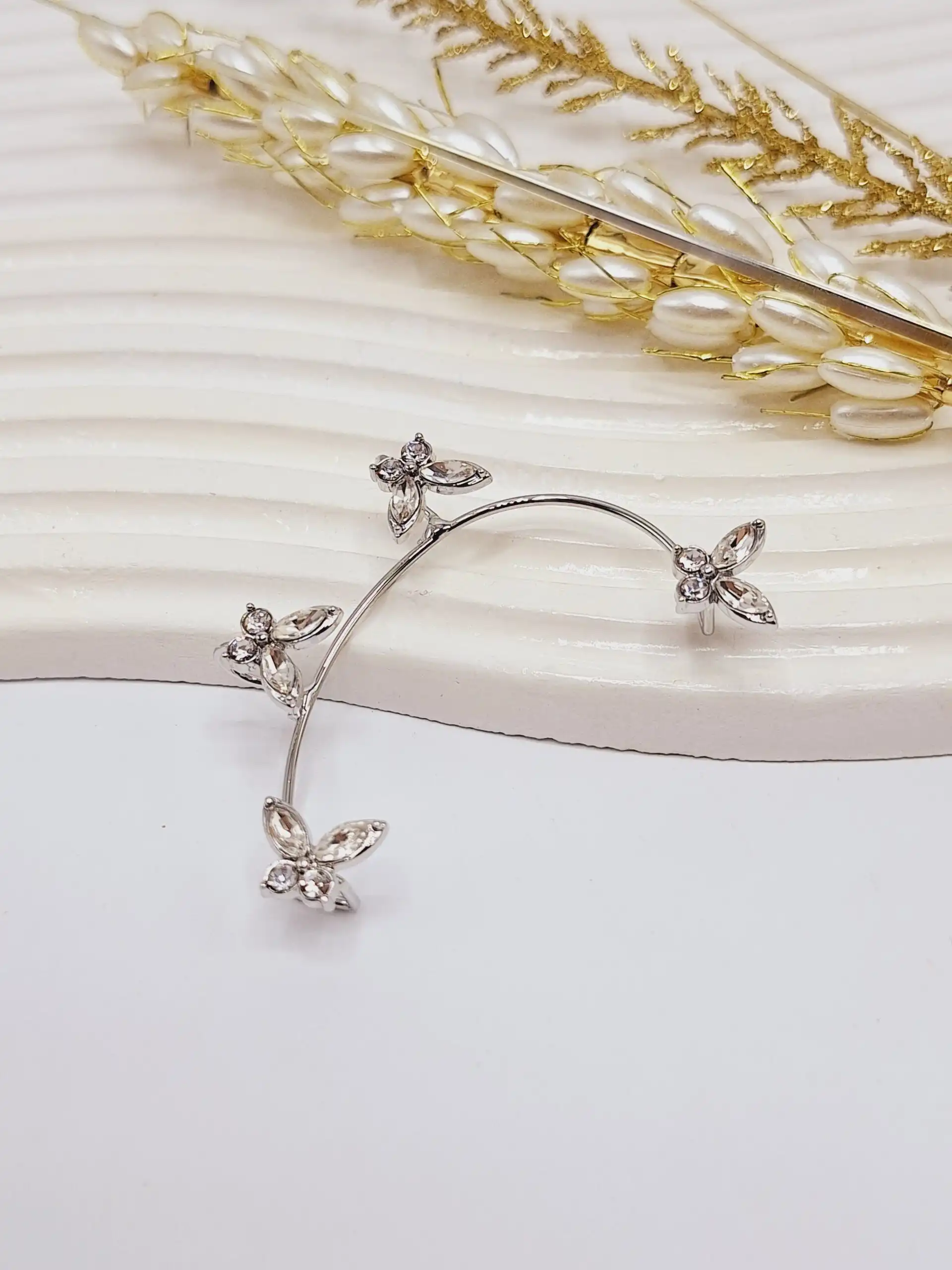 گوشواره ایرکاف طرح پروانه برجسته نقره ای بدون نیاز به سوراخ کردن گوش