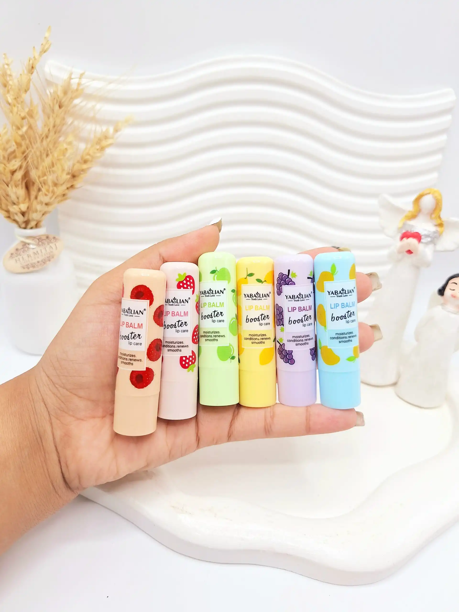 بالم لب پوکه میوه ای خوشبوو کد 4005