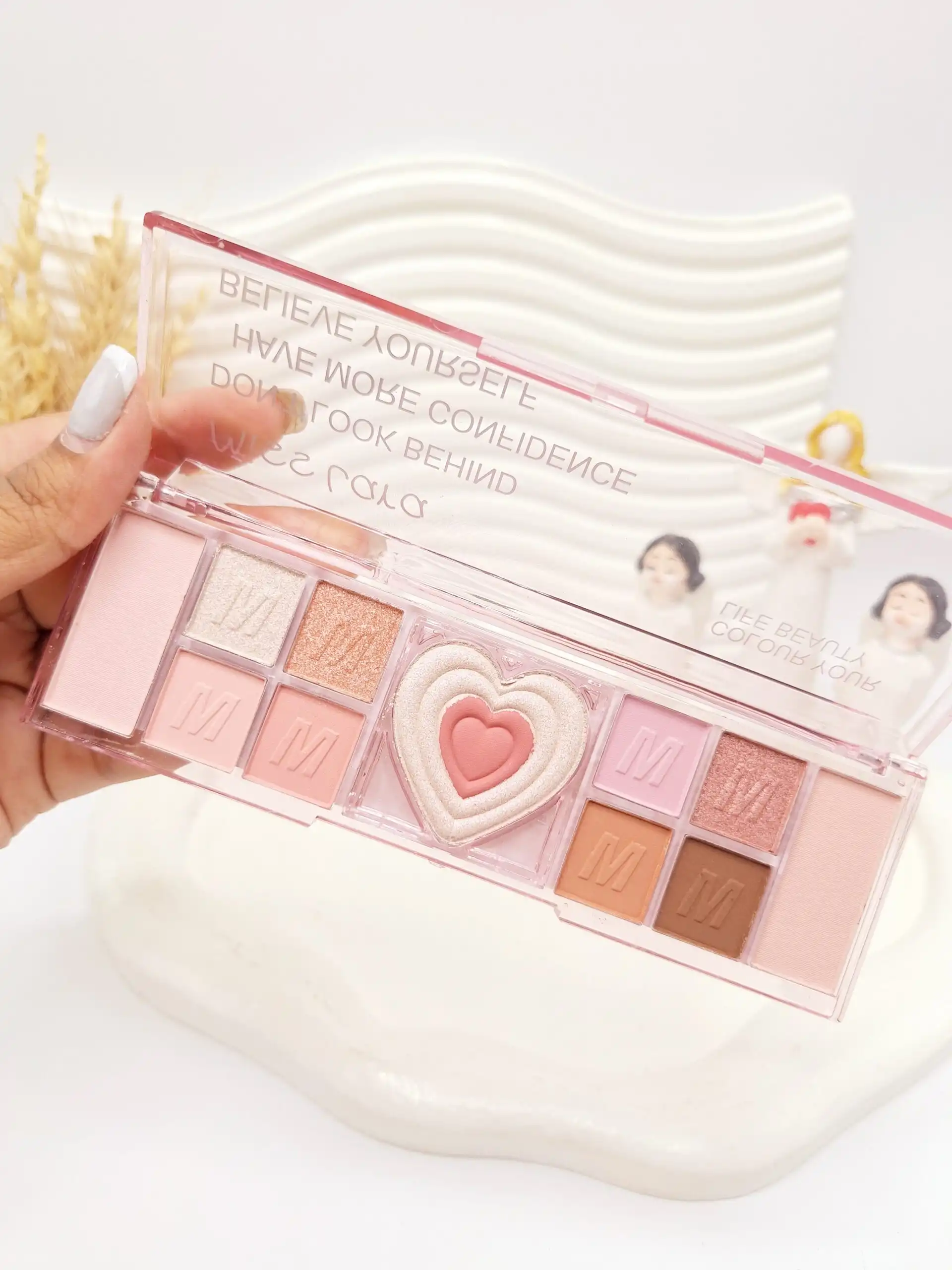 پالت سایه چشم 12 رنگ میس لارا کد 0989