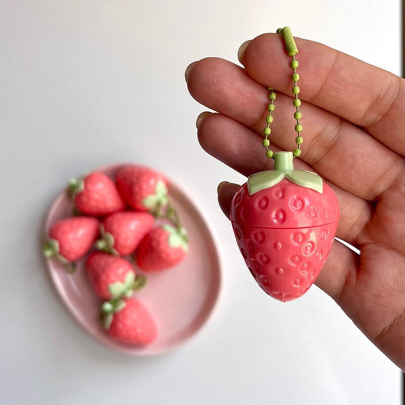 بالم لب توت فرنگی آویز دار کد 6807