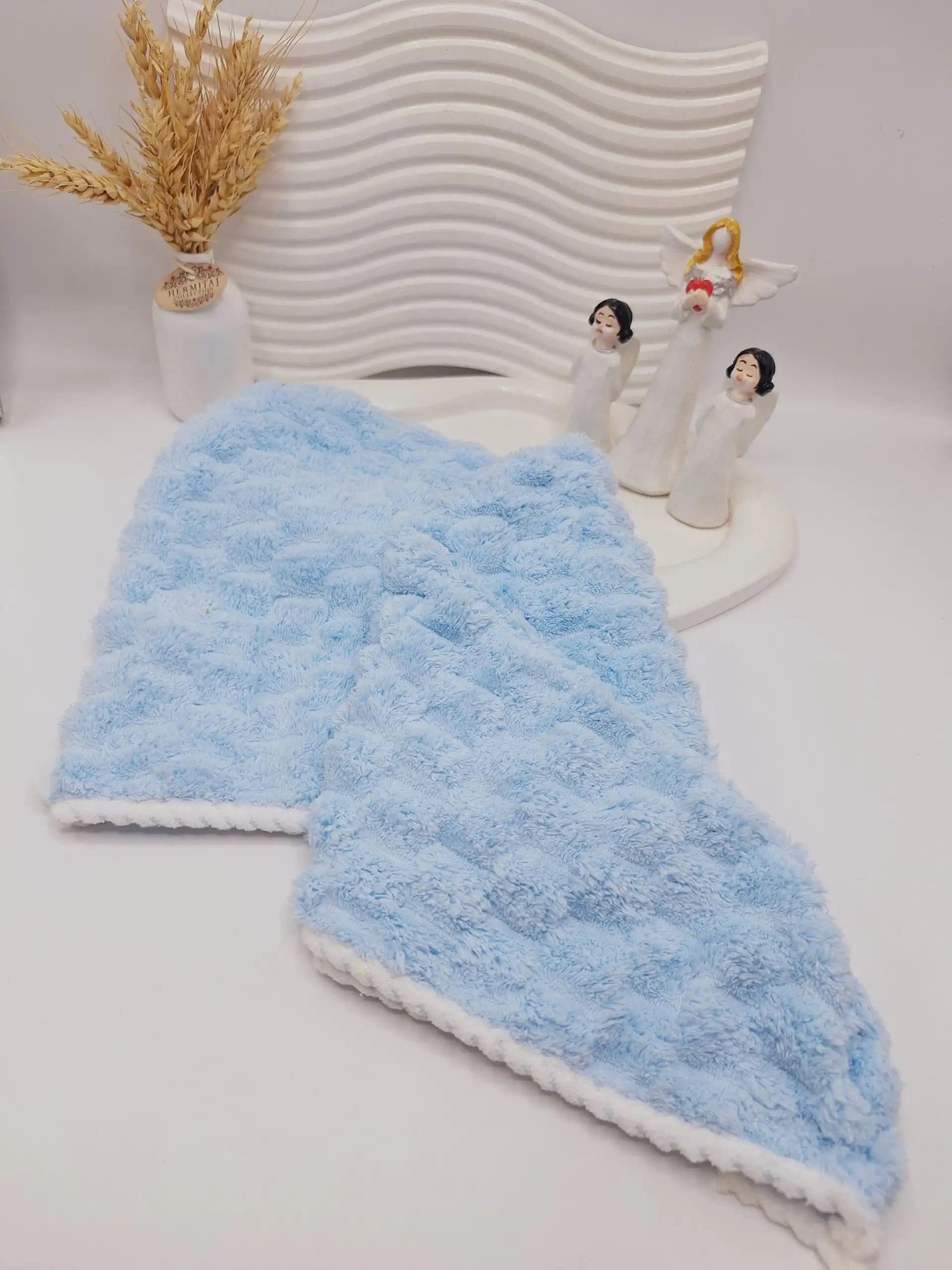 حوله حمام خامه دوزی شده