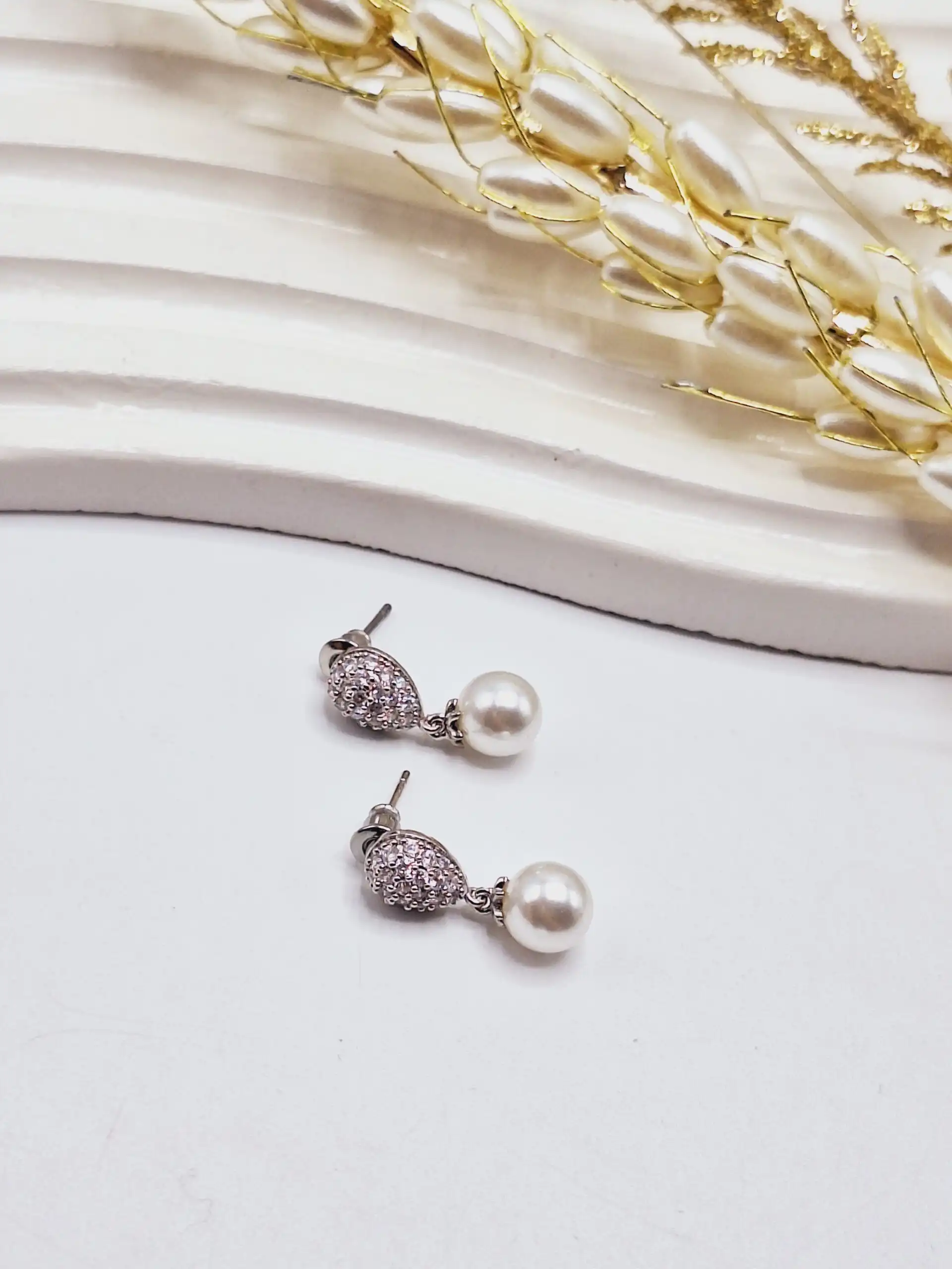 گوشواره مراوریدی بادومی میخی