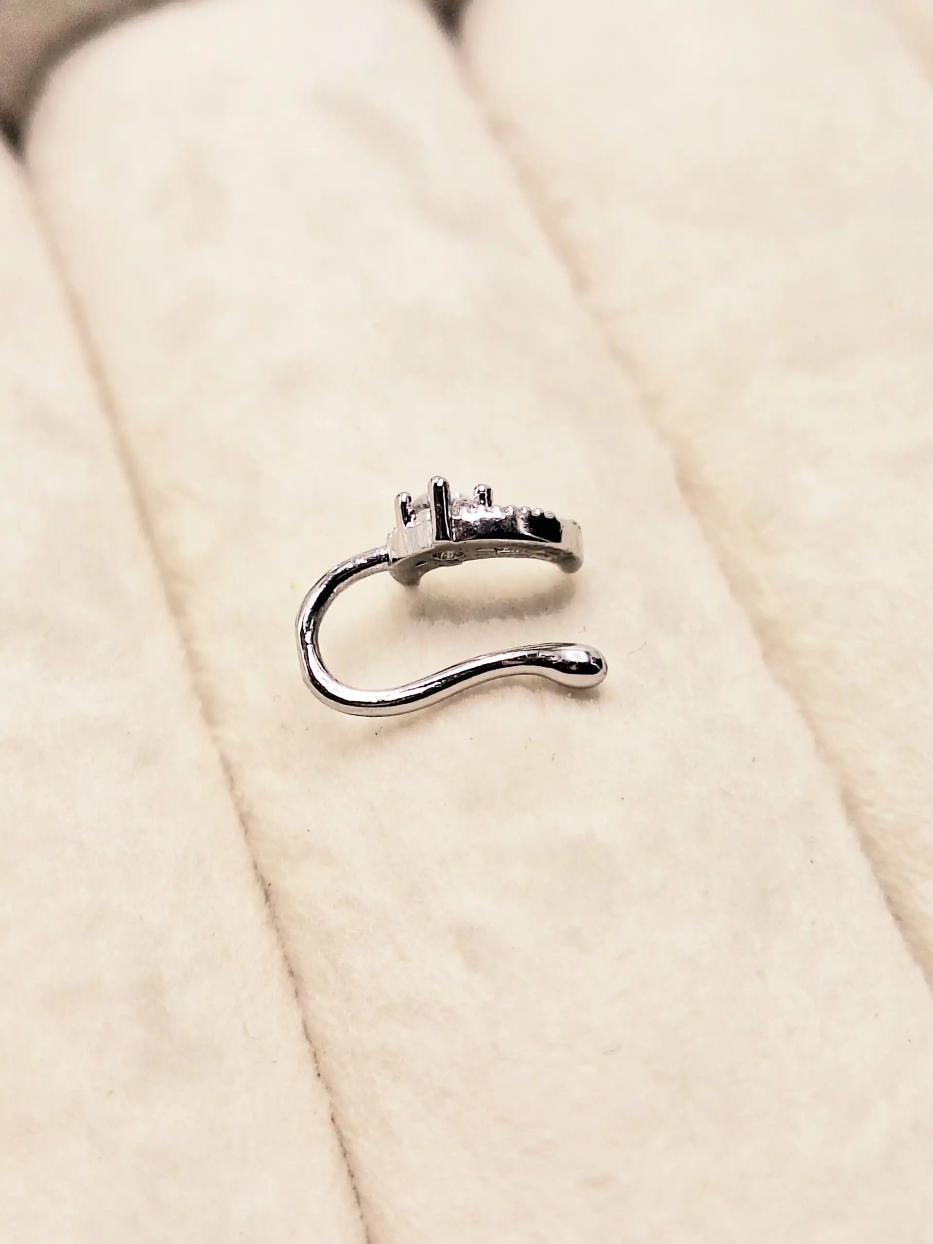 پرسینگ بینی فیک طرح ماه بدون سوراخ کردن