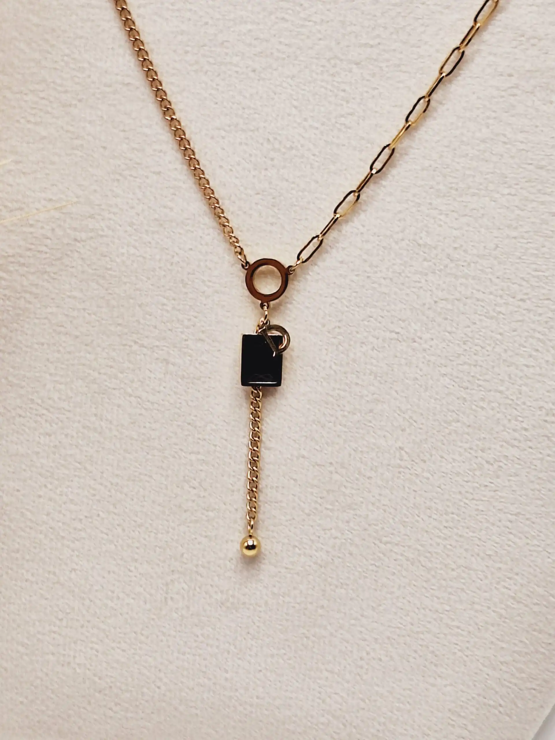گردنبند شیک و زنجیری مدل مکعب مشکی