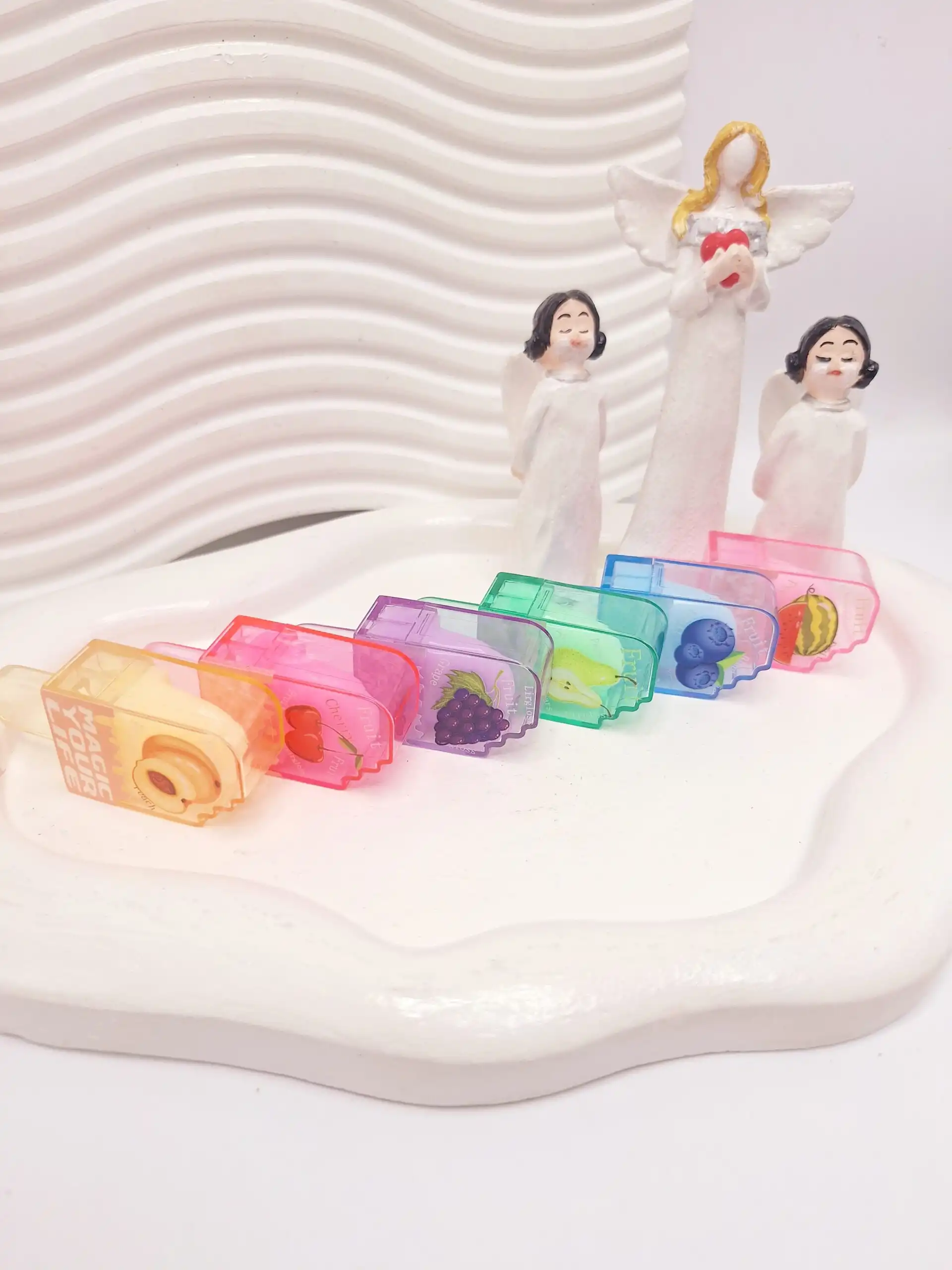 بالم لب بستنی چوبی رایحه میوه ای برند مجیک کد LC113