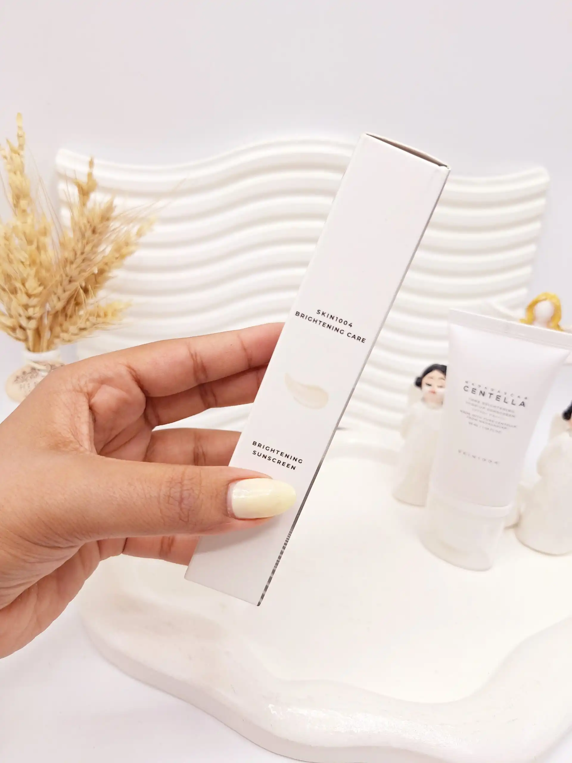 ضد آفتاب روشن کننده سنتلا اسکین 1004 کد 1622