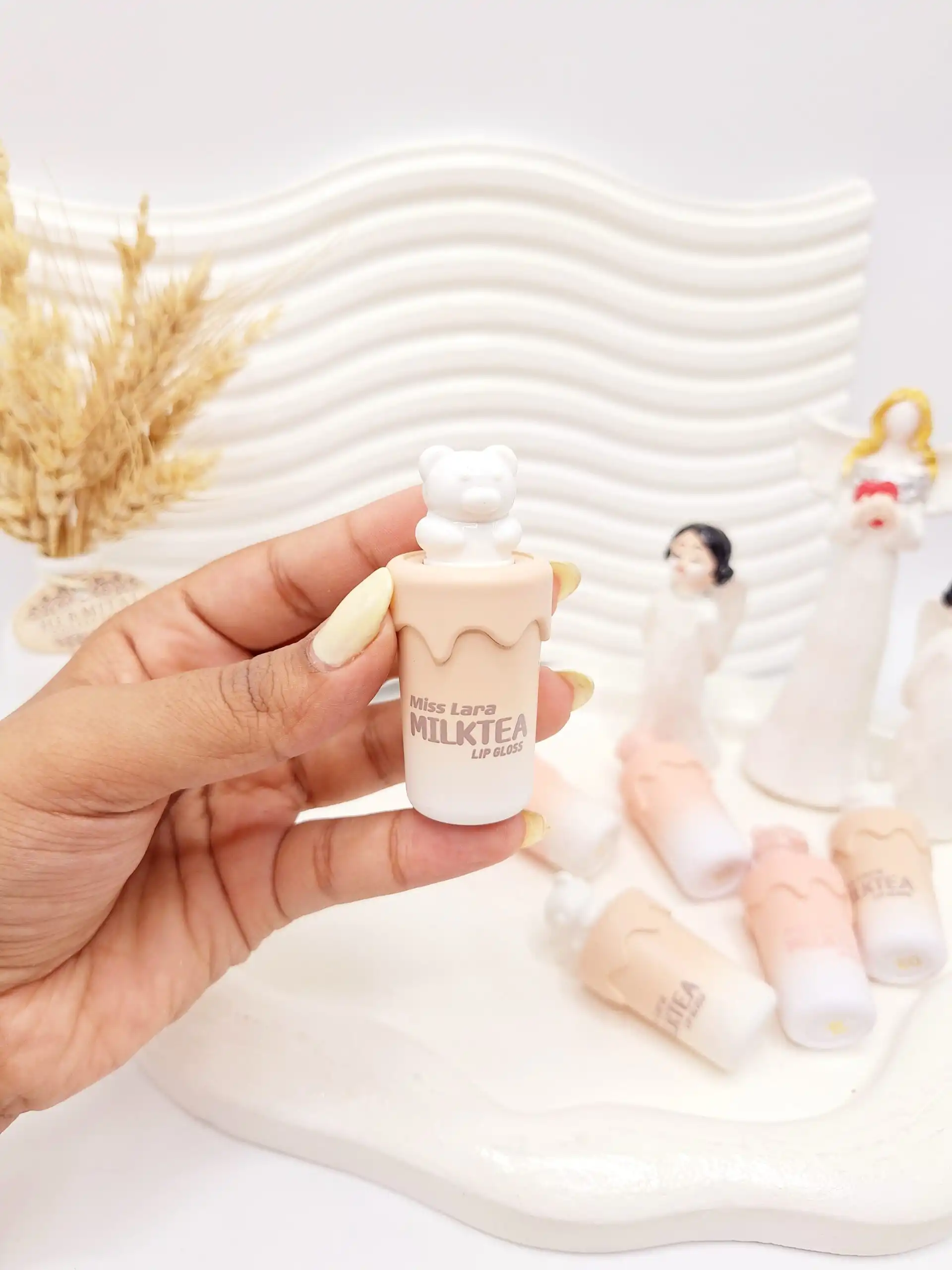 رژ مایع آیس پکی طرح خرسی فوق العاده زیبا مدل MILKTEA برند میس لارا