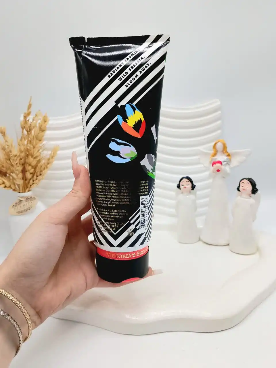 لوسیون بدن ویکتوریا سکرت حجم 236 میل مدل POPPY STAR کد 2516