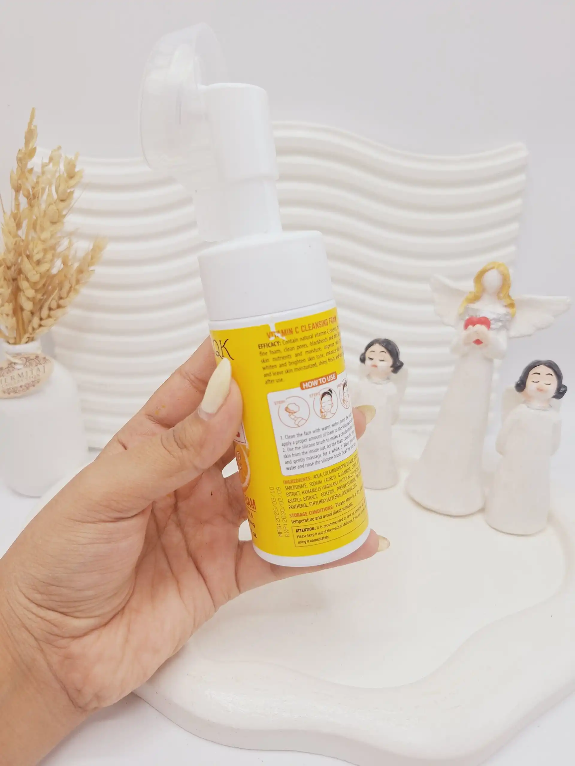 فوم براش دار ویتامین C برند CQK کد 3909